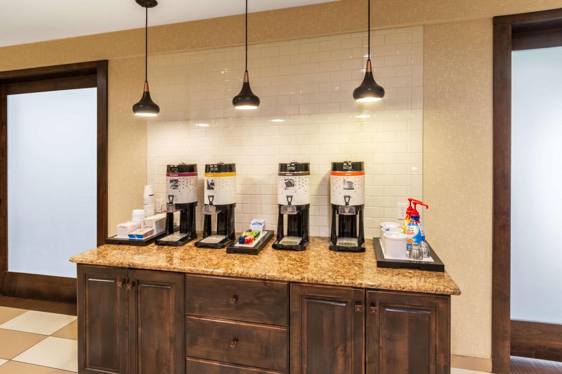 Hampton Inn Laramie photo 10