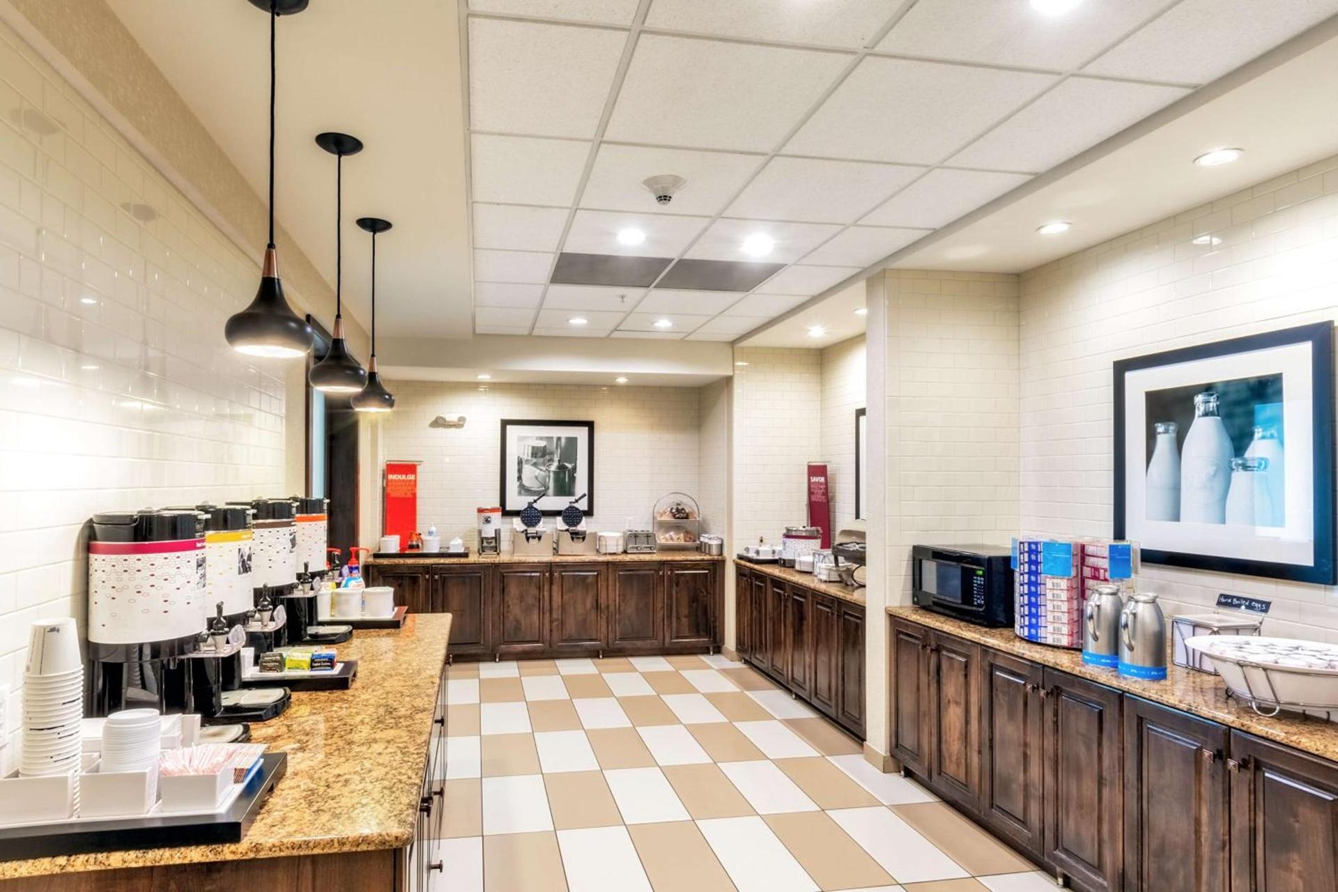 Hampton Inn Laramie photo 8
