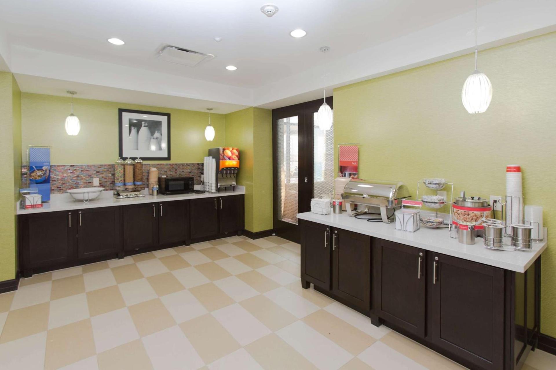 Hampton Inn and Suites Missouri City photo 19