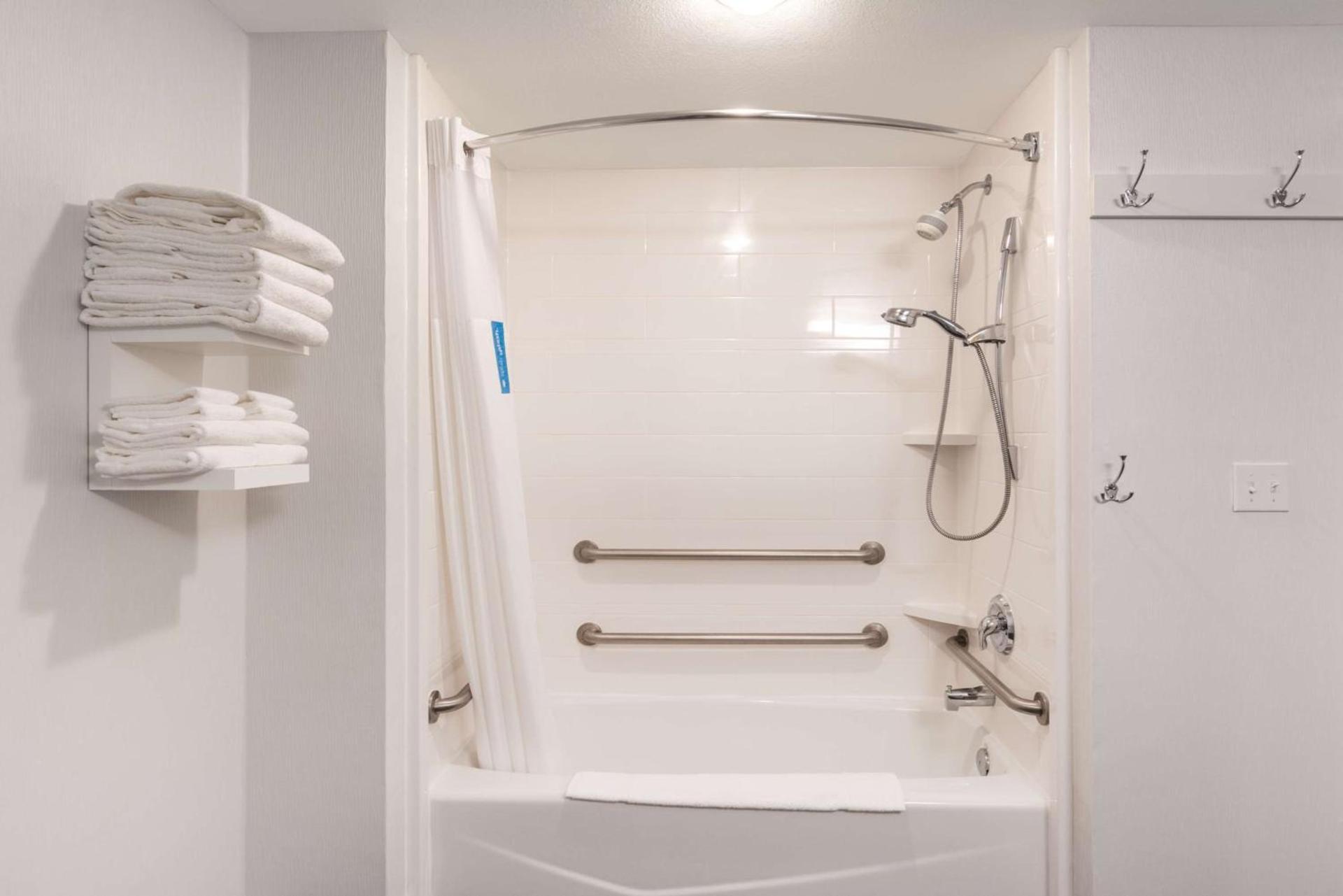 Hampton Inn Laramie photo 30