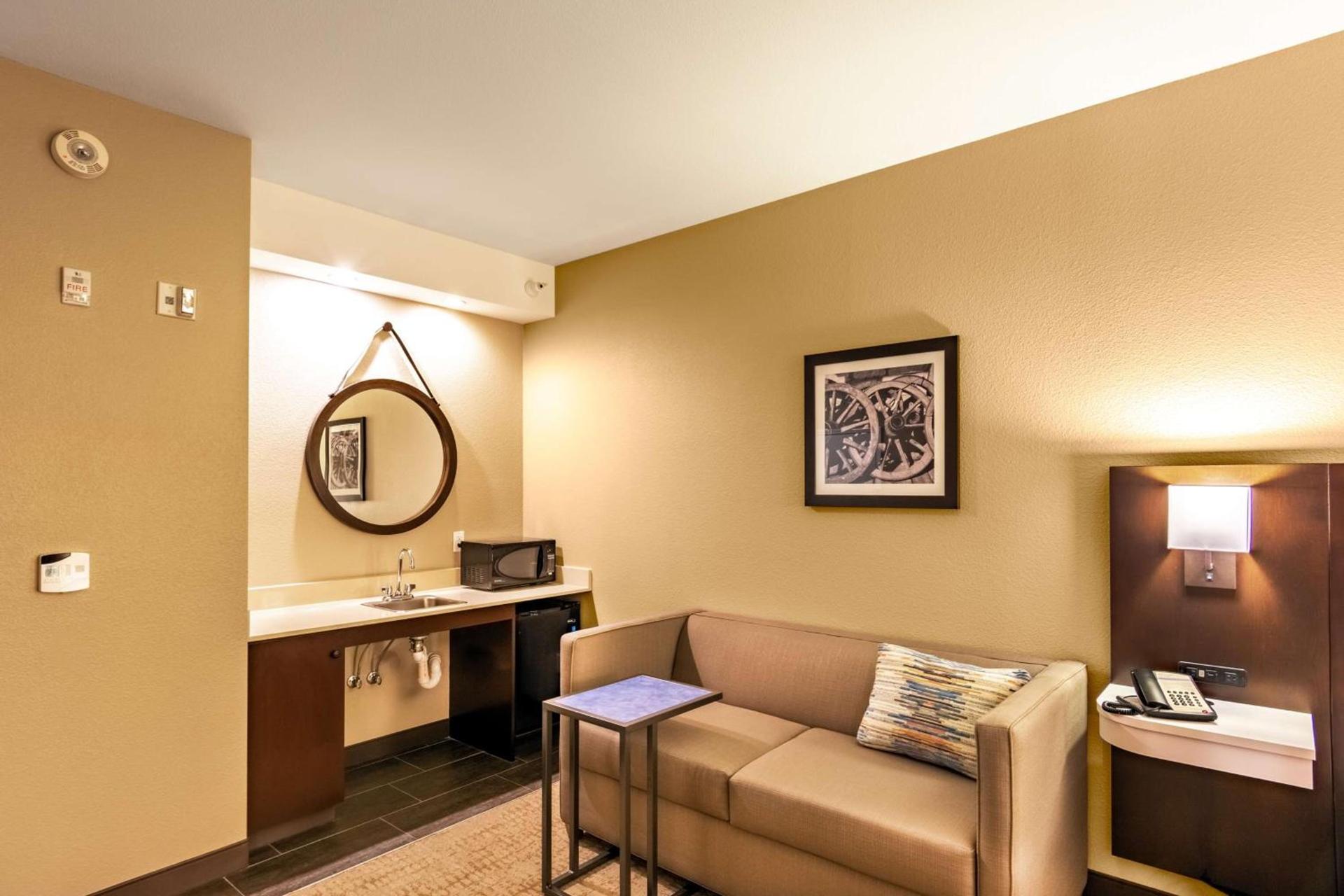 Hampton Inn Laramie photo 34