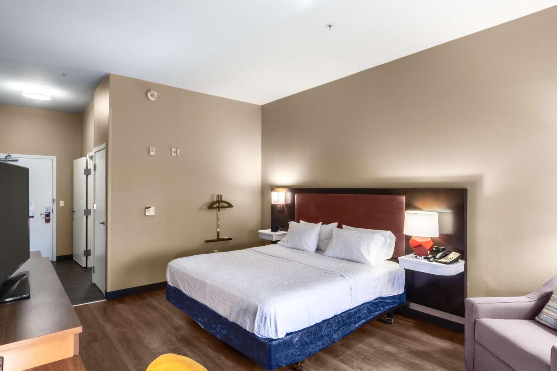 Hampton Inn Laramie photo 35