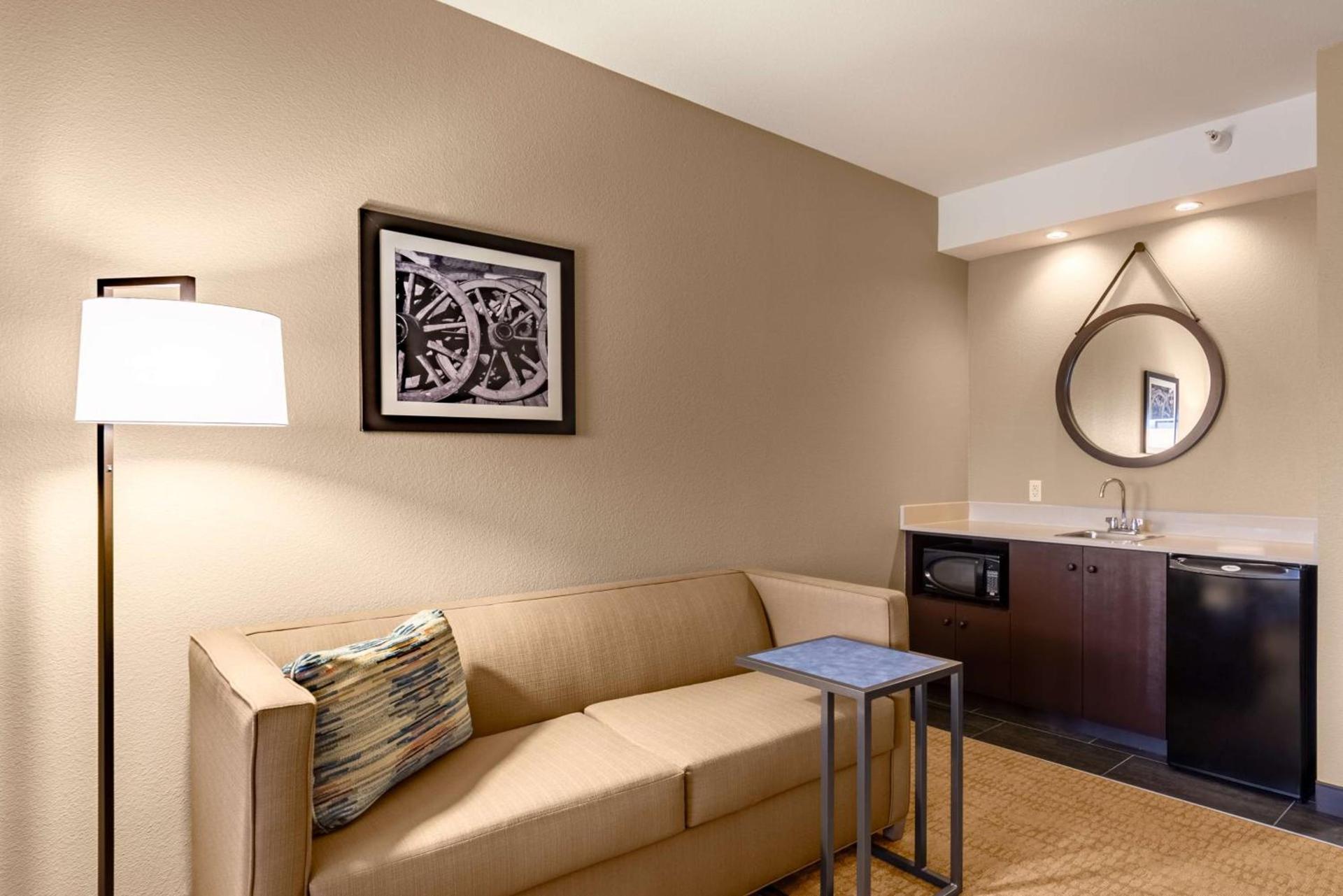 Hampton Inn Laramie photo 38
