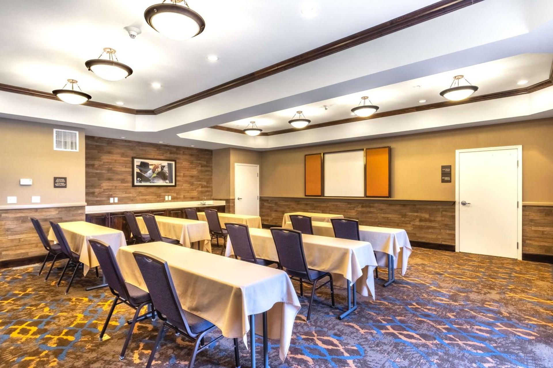 Hampton Inn Laramie photo 39