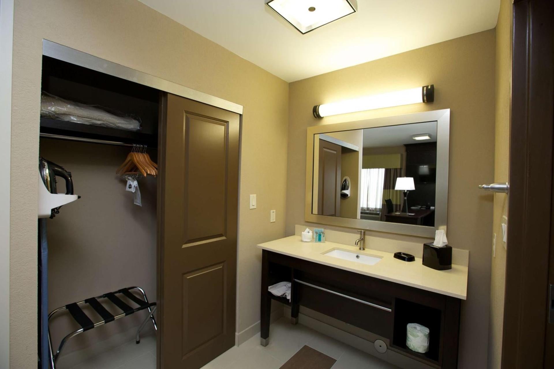 Hampton Inn and Suites Missouri City photo 28