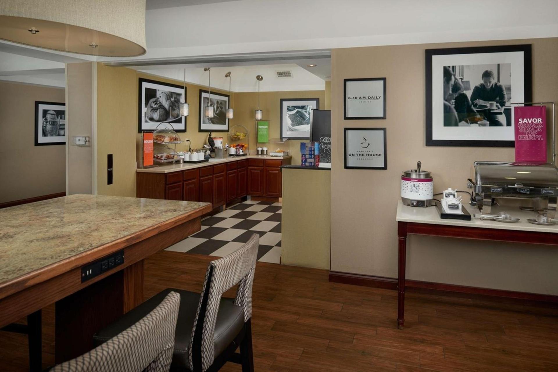 Hampton Inn Shelbyville photo 9