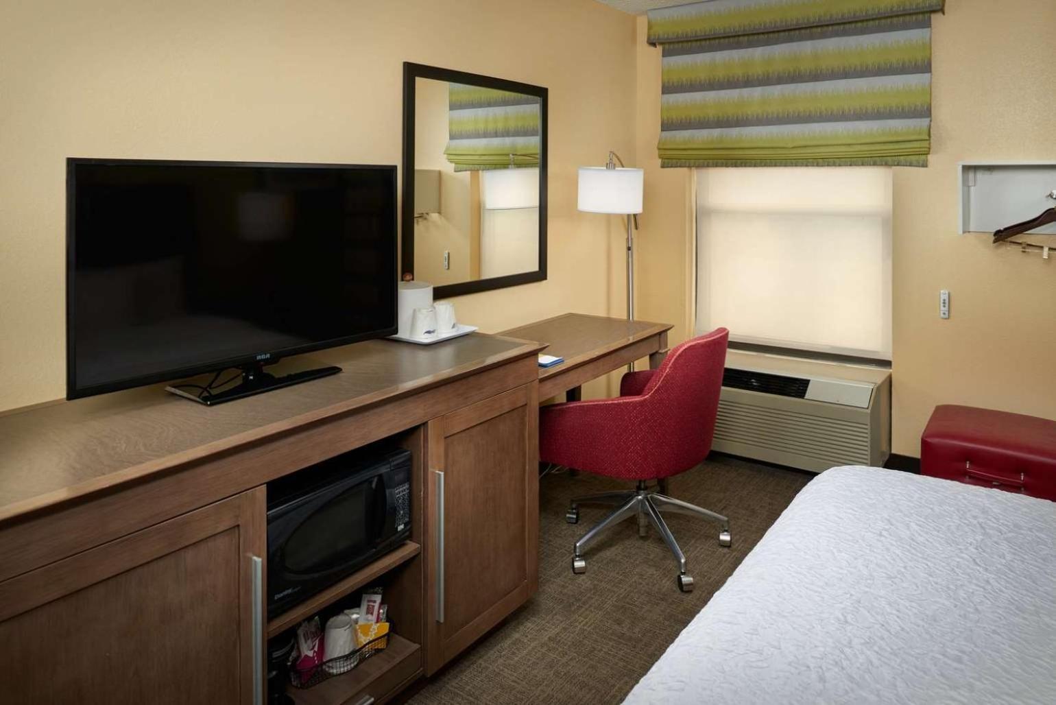 Hampton Inn Shelbyville photo 25
