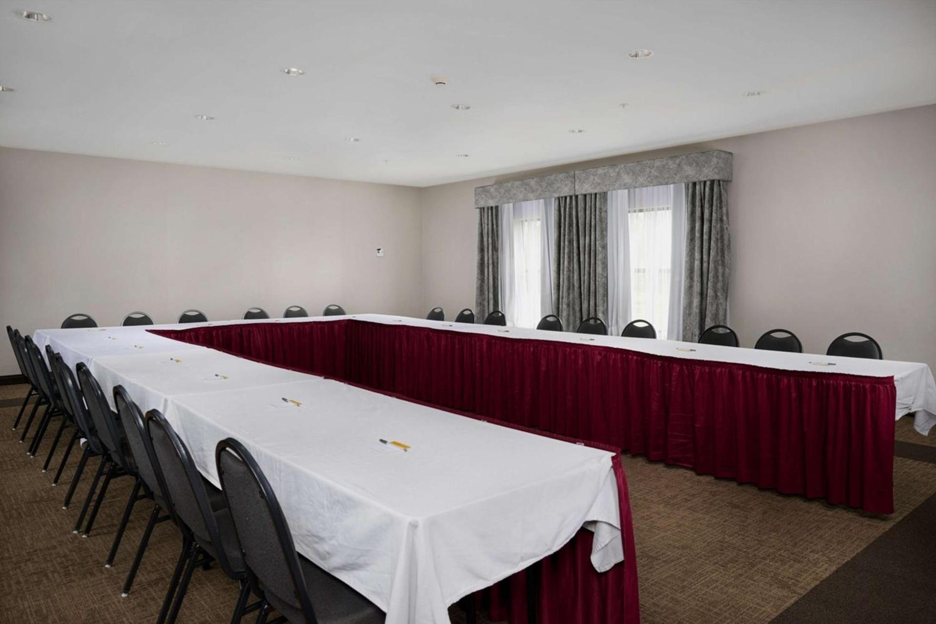 Hampton Inn Shelbyville photo 27