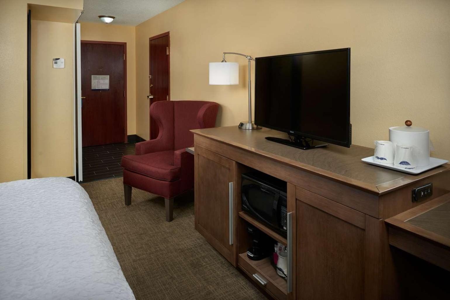 Hampton Inn Shelbyville photo 29