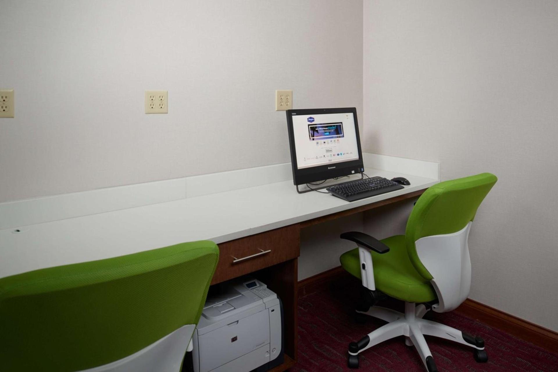 Hampton Inn Shelbyville photo 31
