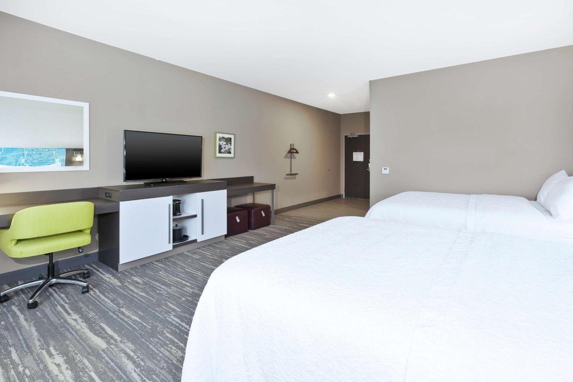 Hampton Inn Sedalia photo 11