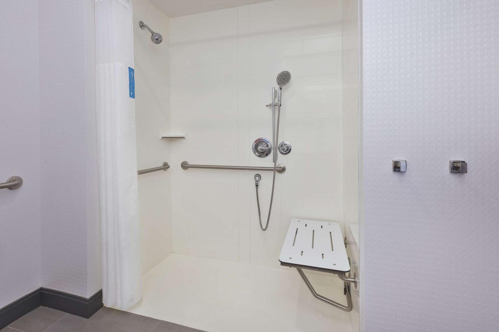 Hampton Inn Sedalia photo 15