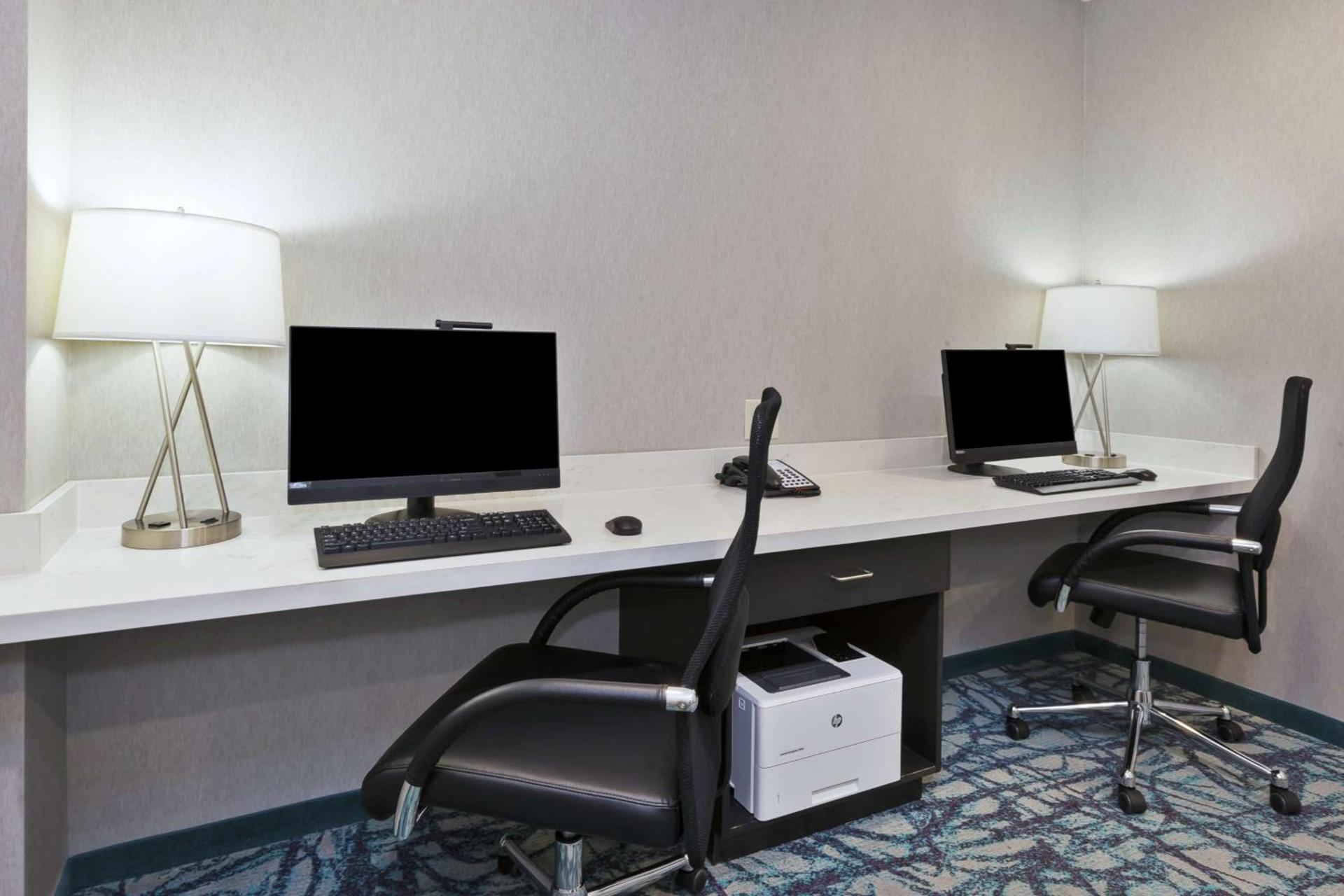 Hampton Inn Sedalia photo 23