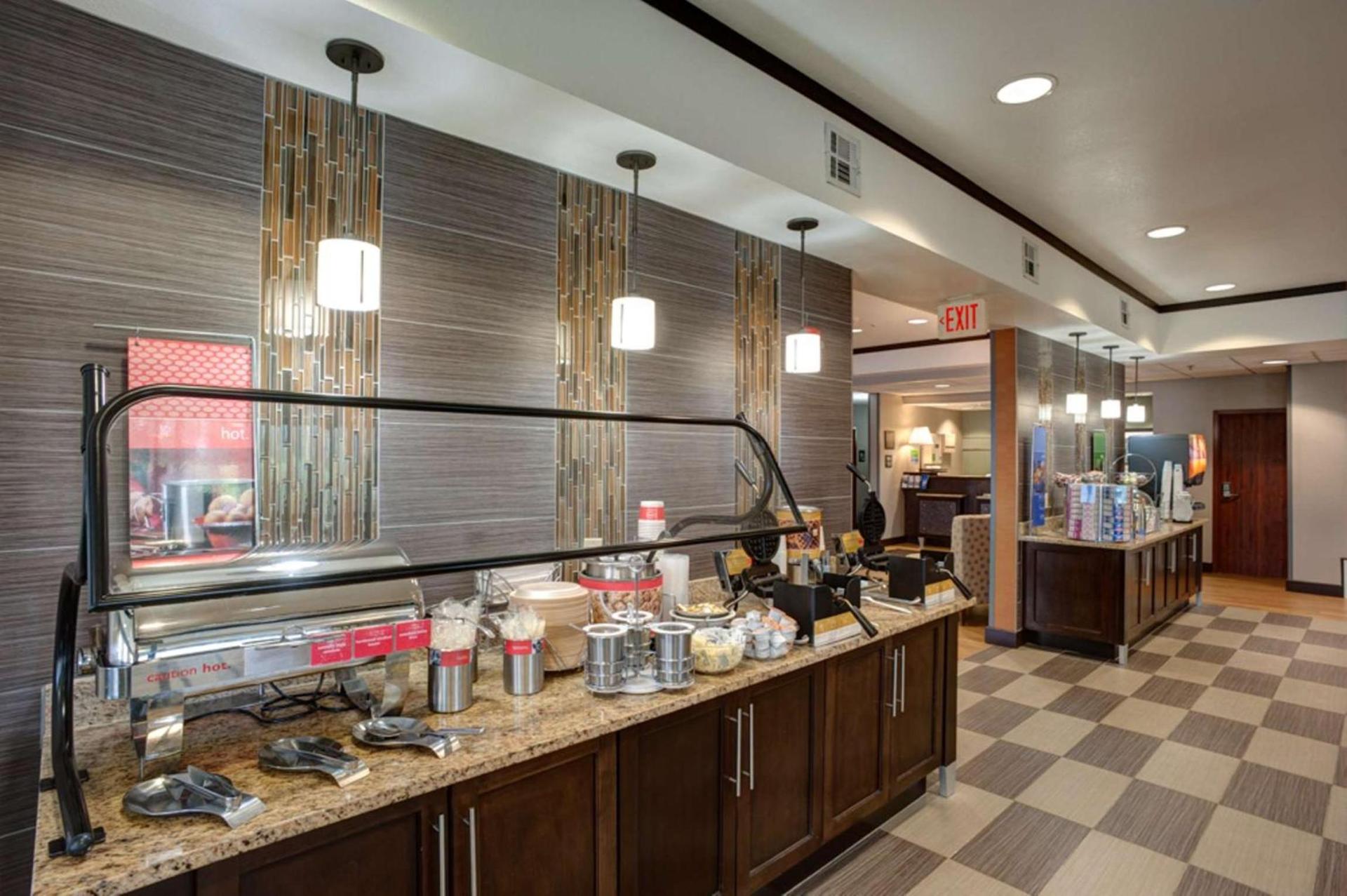 Hampton Inn Tulsa Sand Springs photo 8