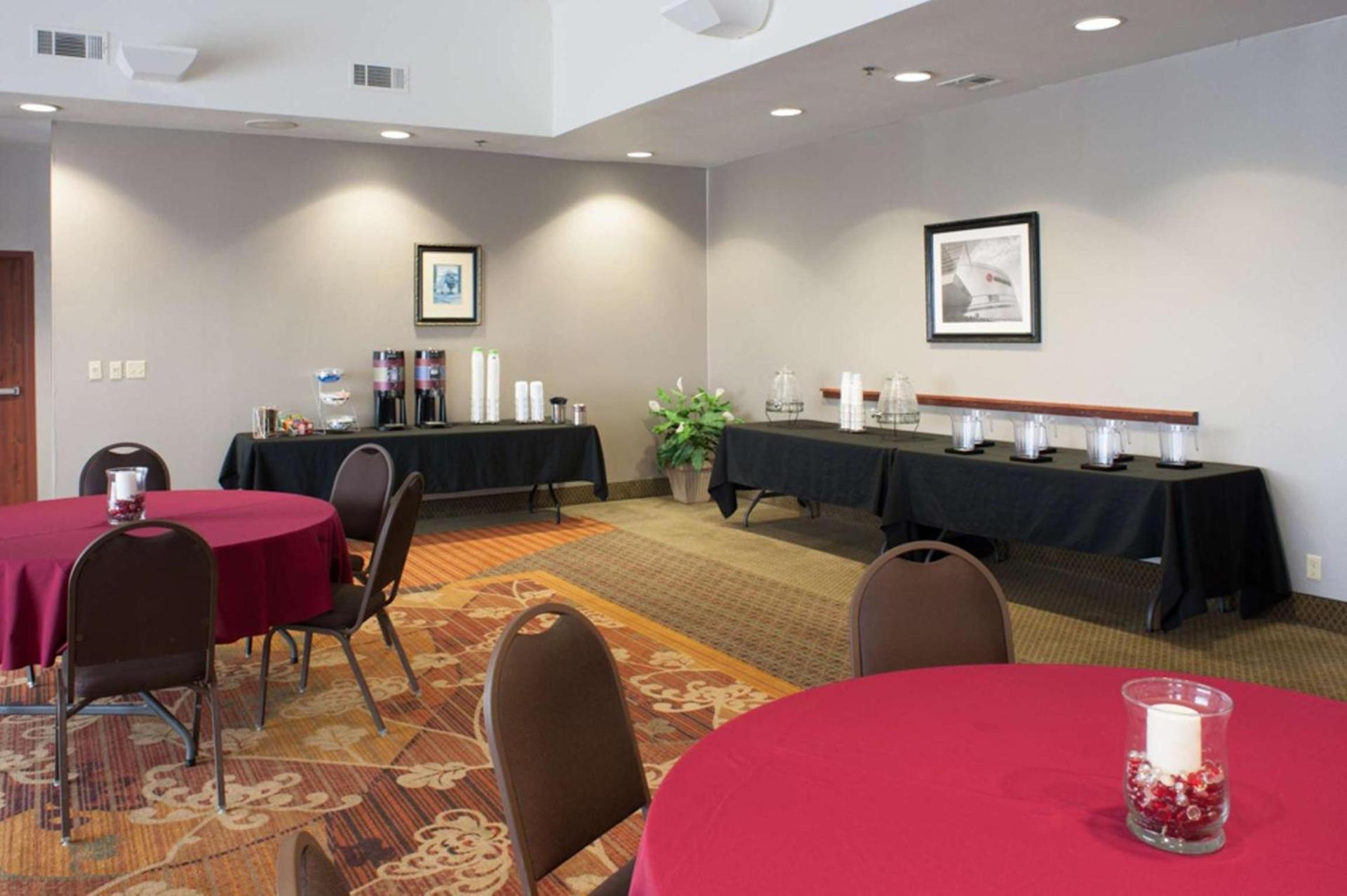 Hampton Inn Tulsa Sand Springs photo 34
