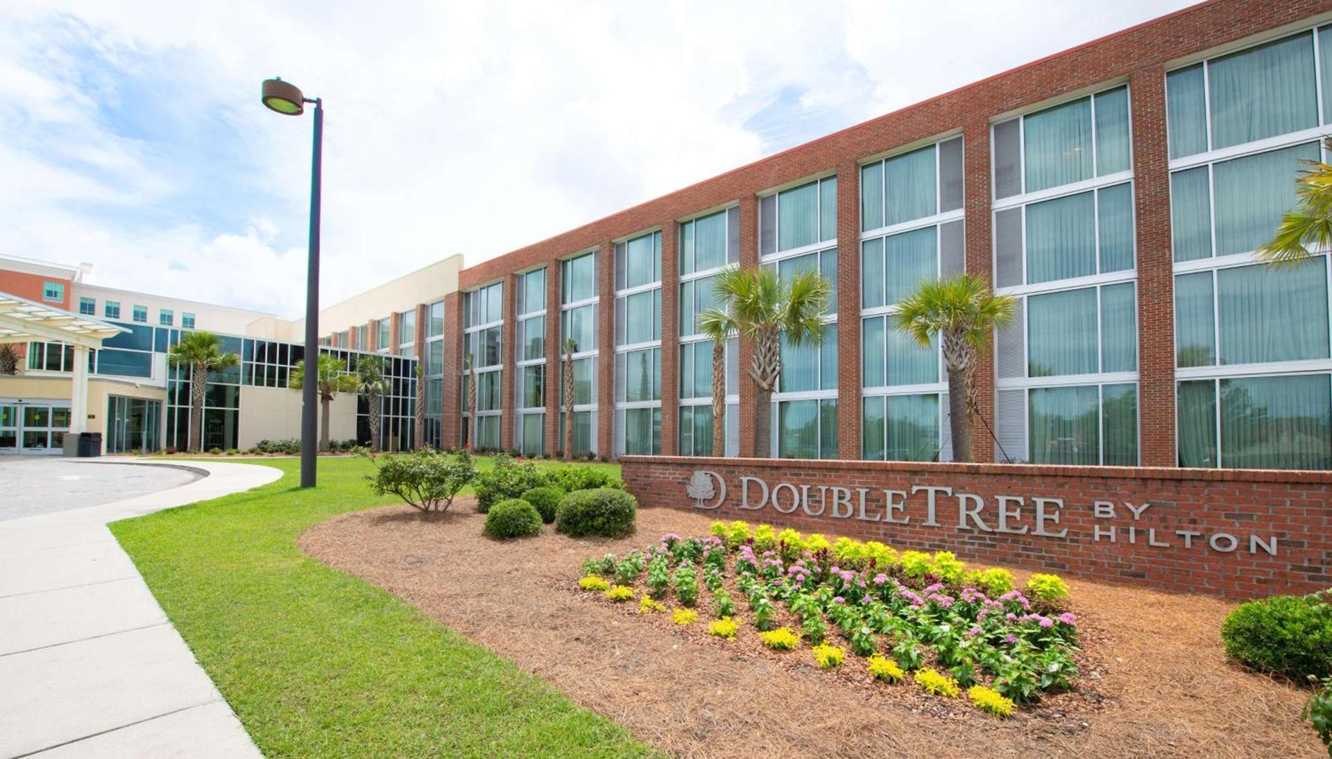 DoubleTree Hotel & Suites Charleston Airport photo 1