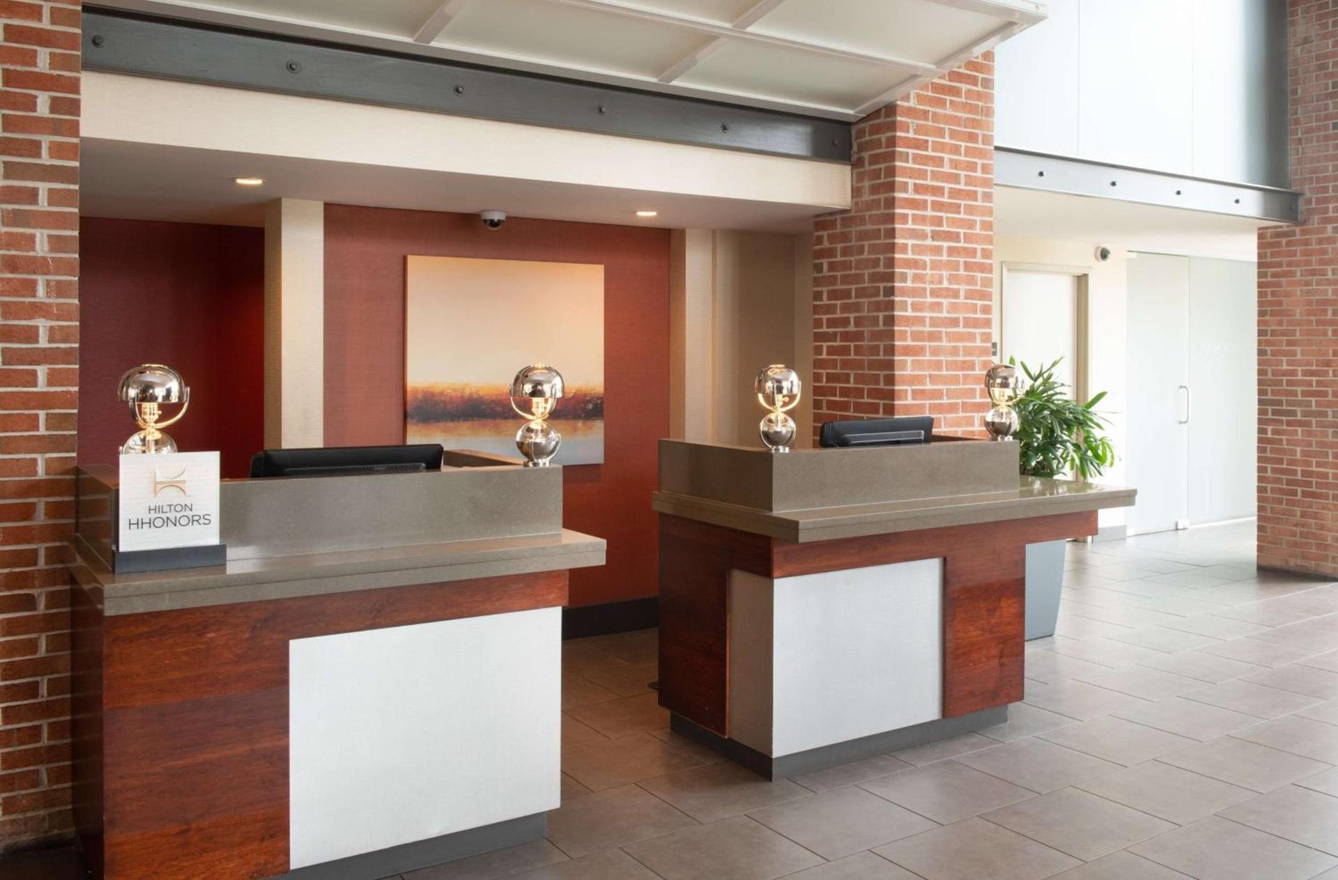 DoubleTree Hotel & Suites Charleston Airport photo 8