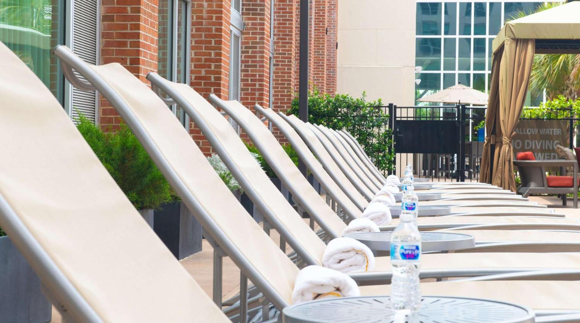 DoubleTree Hotel & Suites Charleston Airport photo 13