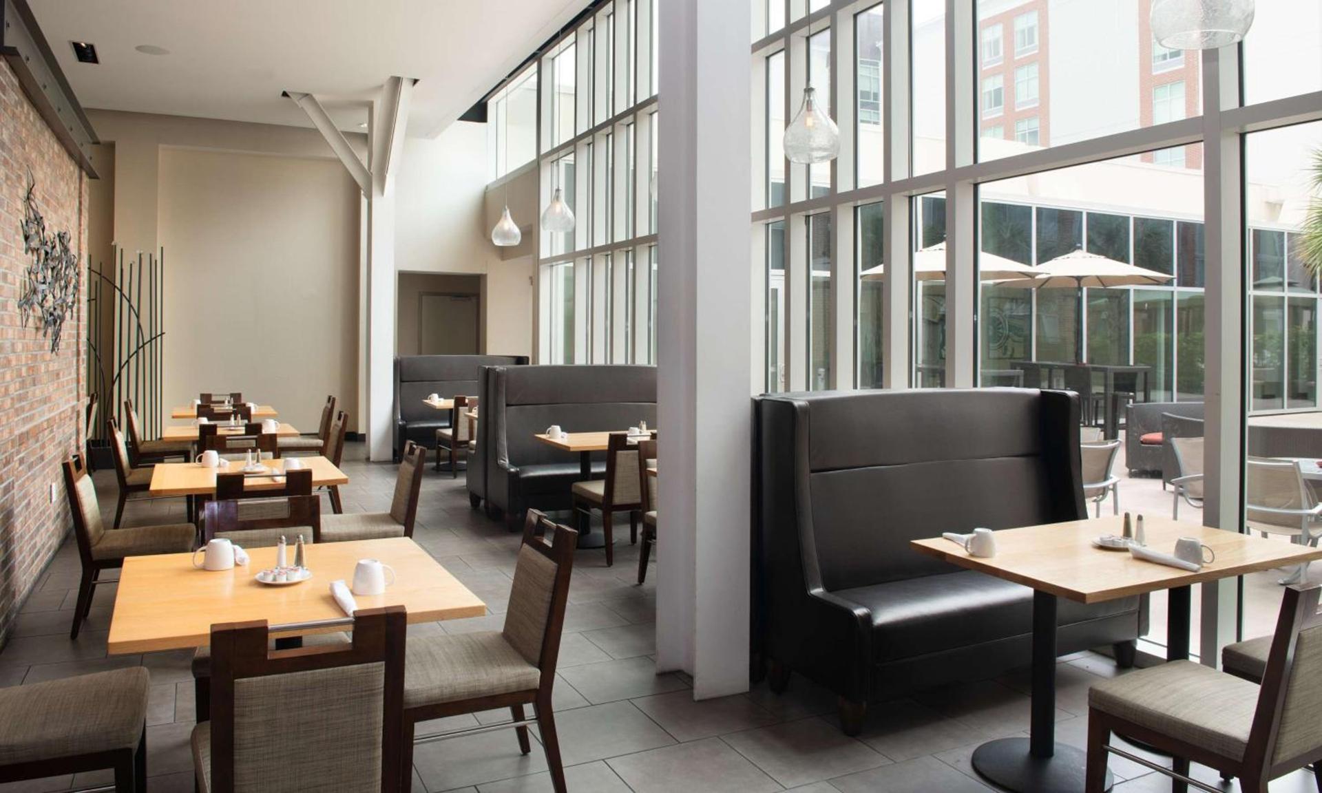 DoubleTree Hotel & Suites Charleston Airport photo 17