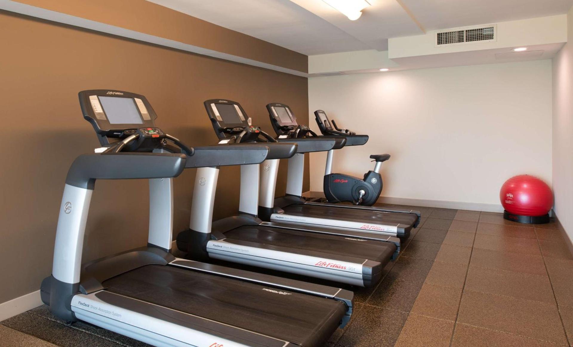 DoubleTree Hotel & Suites Charleston Airport photo 21
