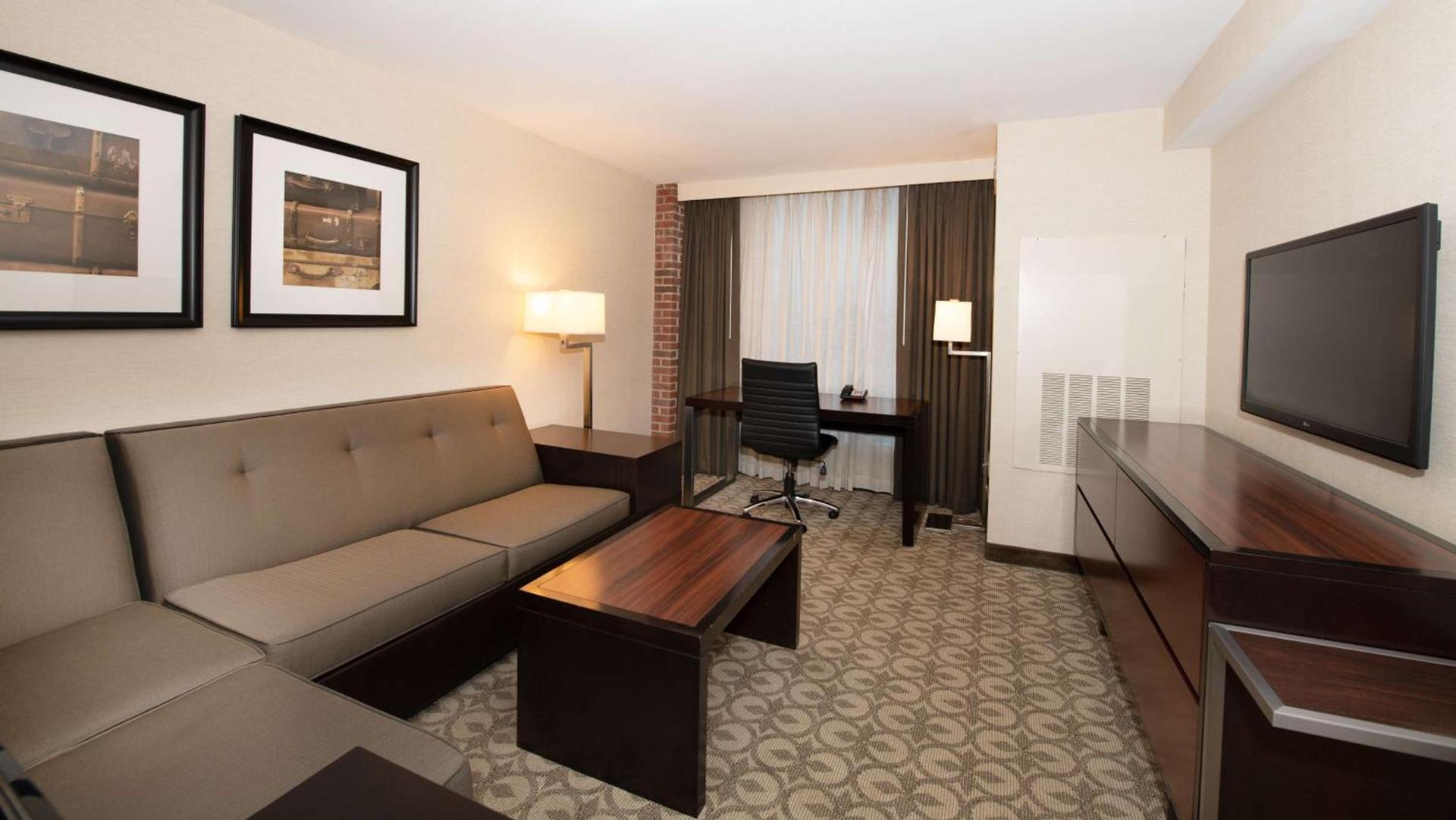 DoubleTree Hotel & Suites Charleston Airport photo 31