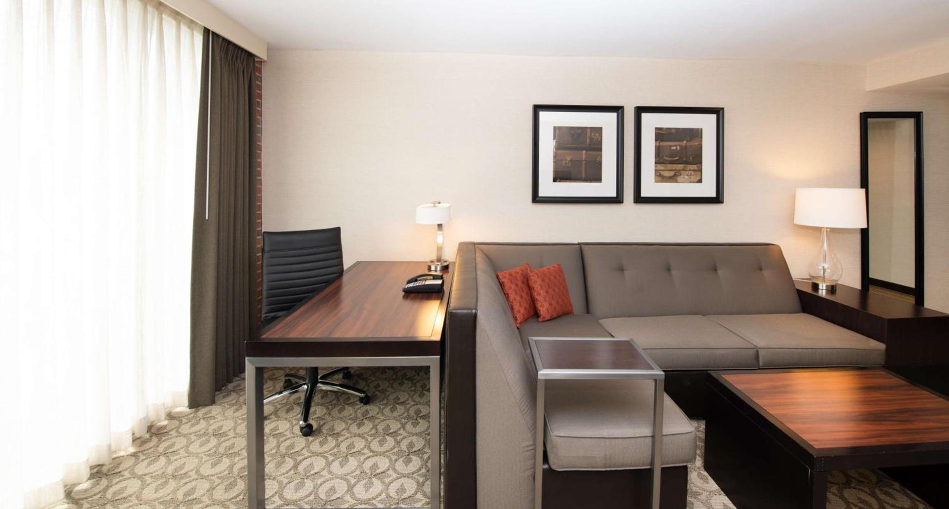 DoubleTree Hotel & Suites Charleston Airport photo 36
