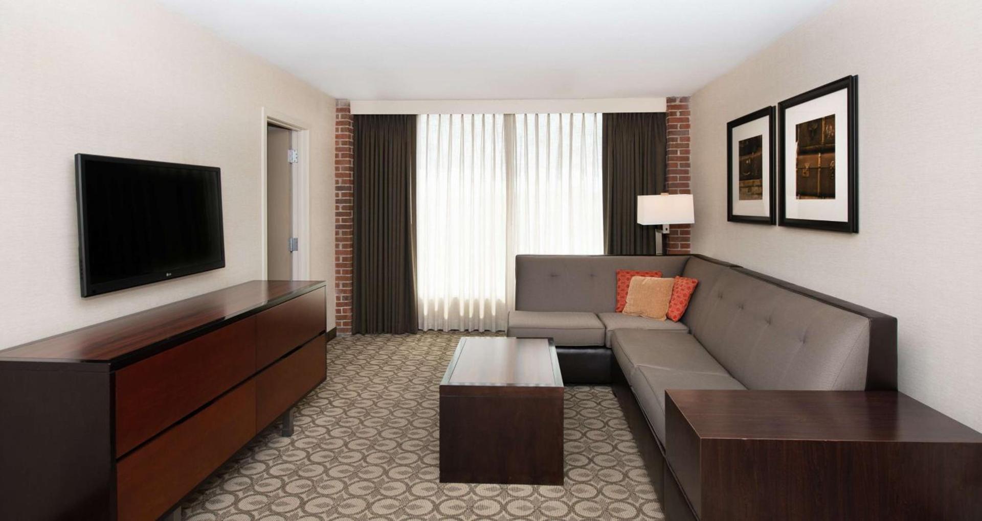 DoubleTree Hotel & Suites Charleston Airport photo 39