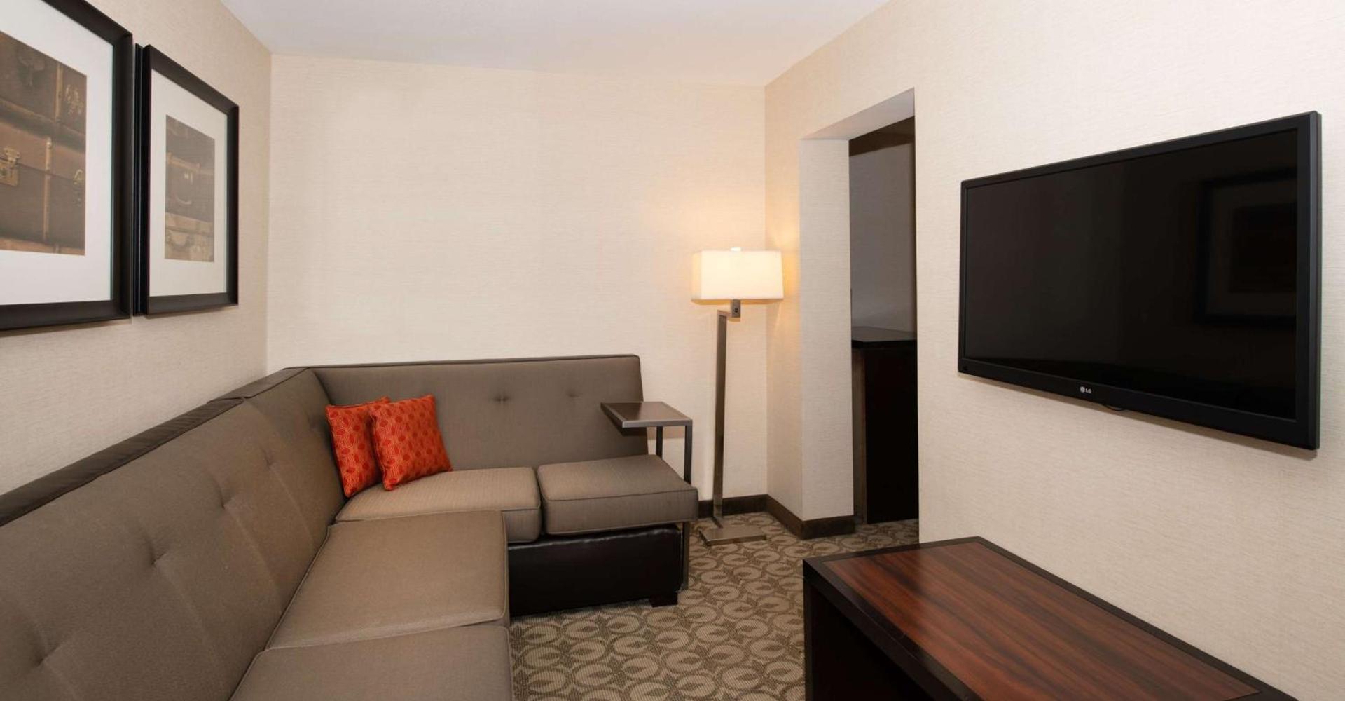 DoubleTree Hotel & Suites Charleston Airport photo 40