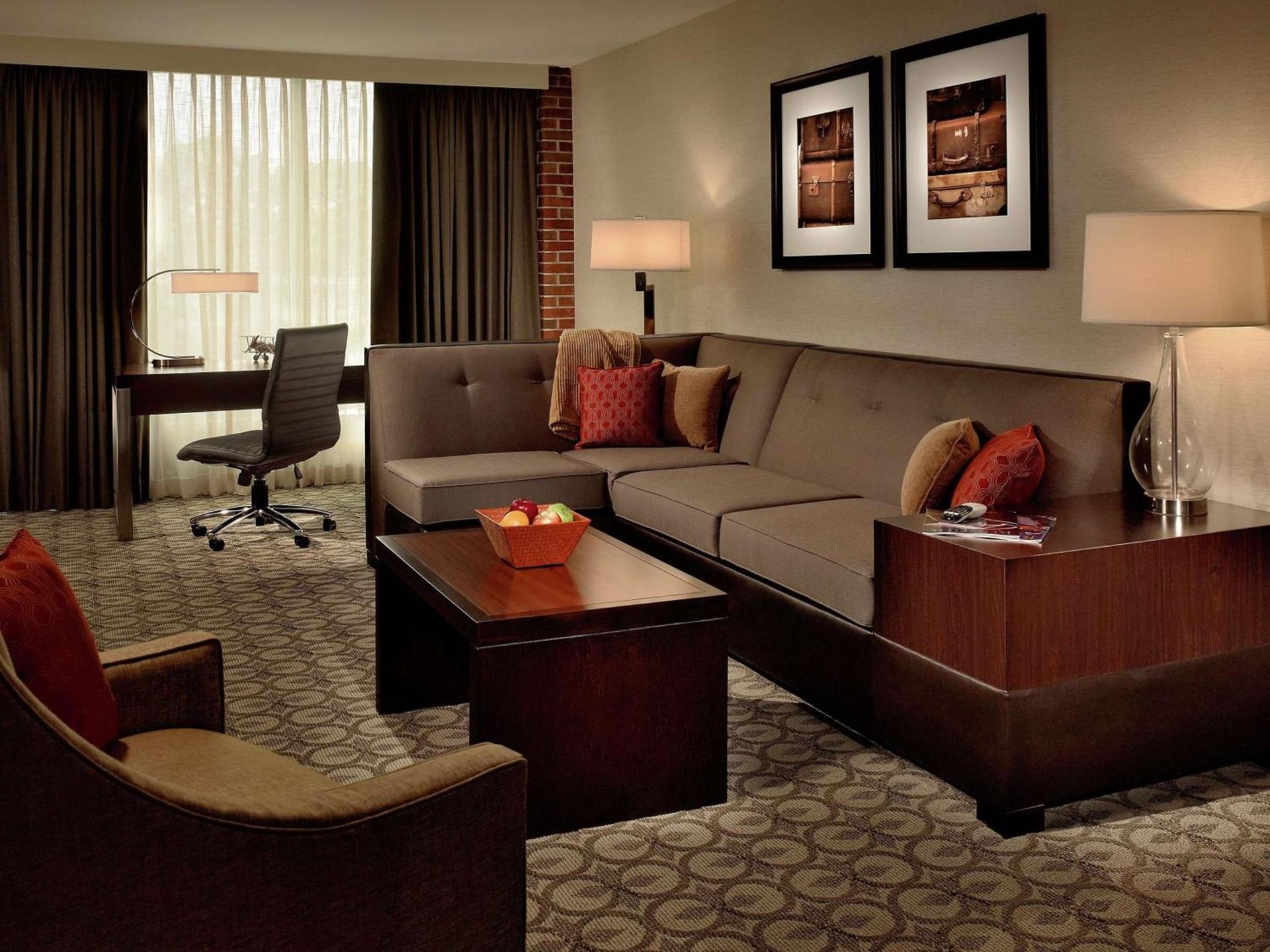 DoubleTree Hotel & Suites Charleston Airport photo 47