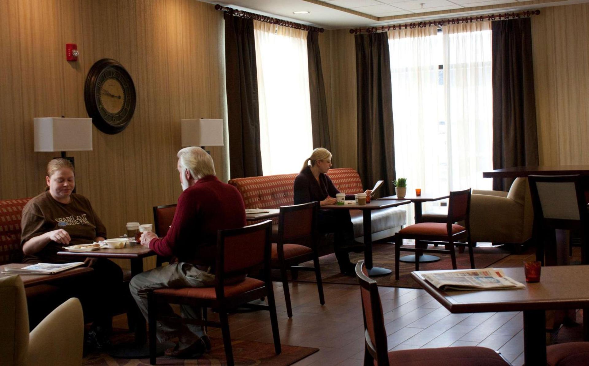 Hampton Inn - Burlington photo 4