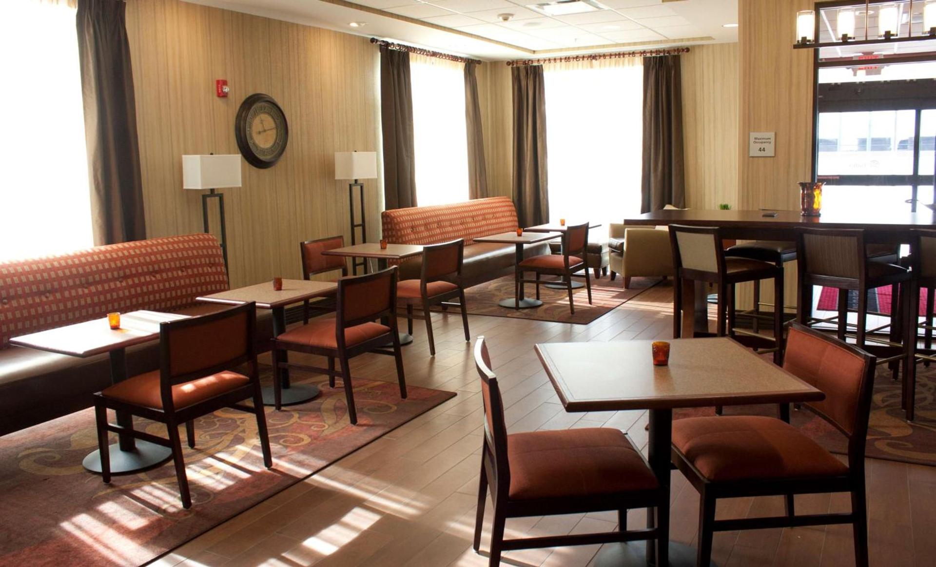 Hampton Inn - Burlington photo 8