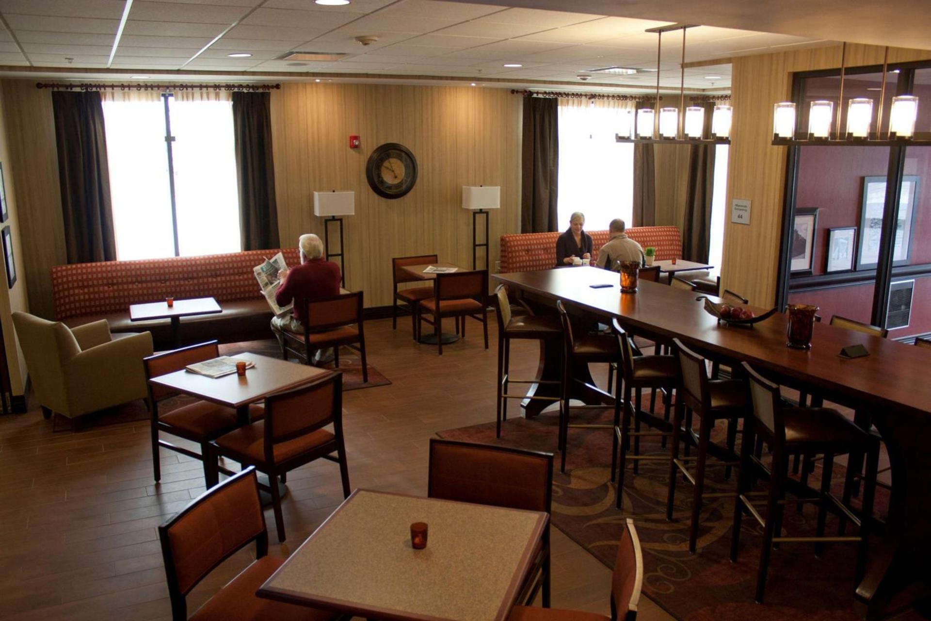 Hampton Inn - Burlington photo 7