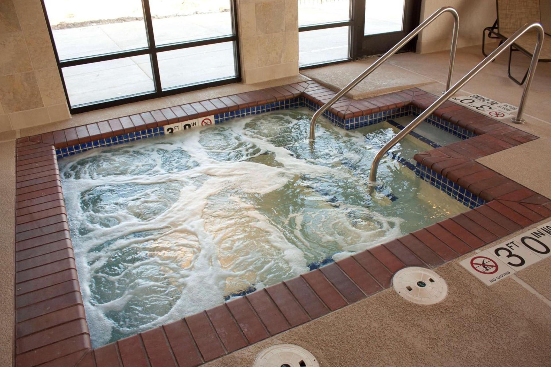 Hampton Inn - Burlington photo 10