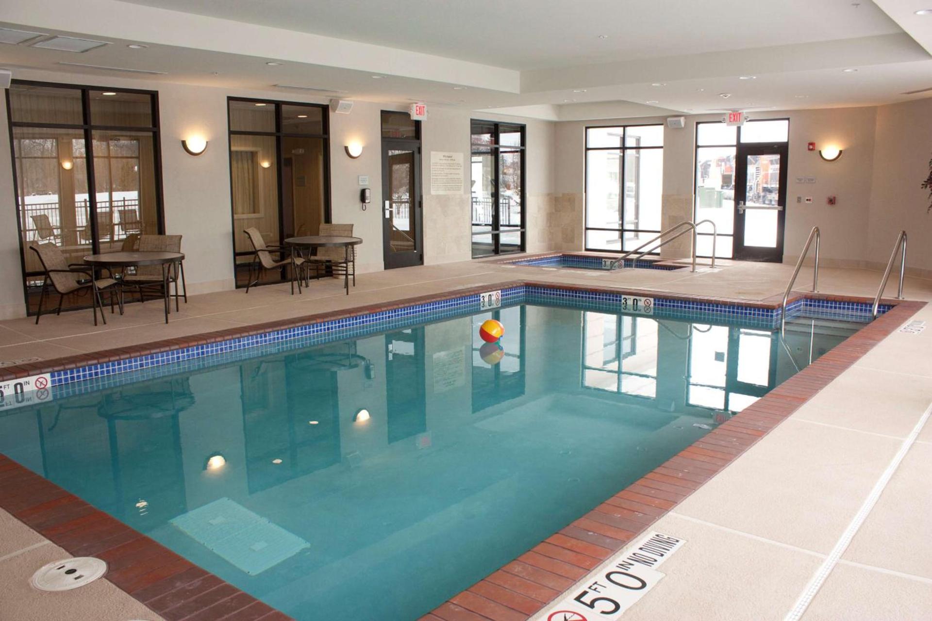 Hampton Inn - Burlington photo 9