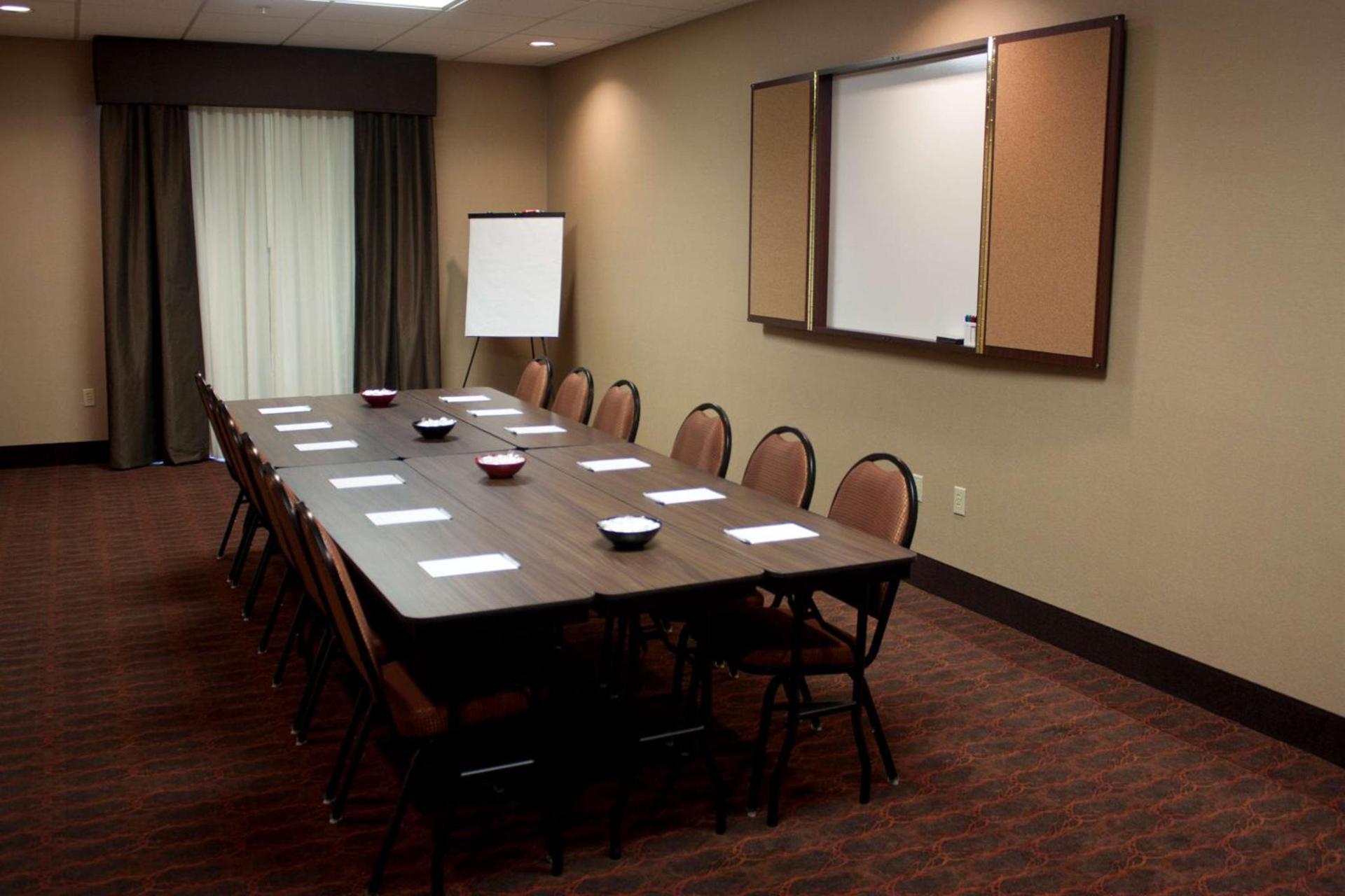 Hampton Inn - Burlington photo 31