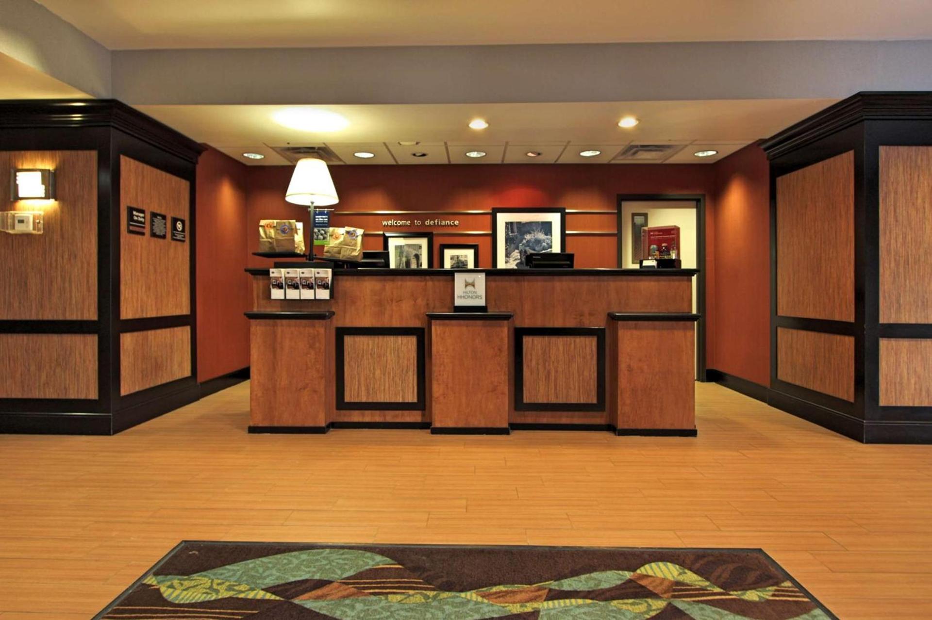 Hampton Inn Defiance photo 2