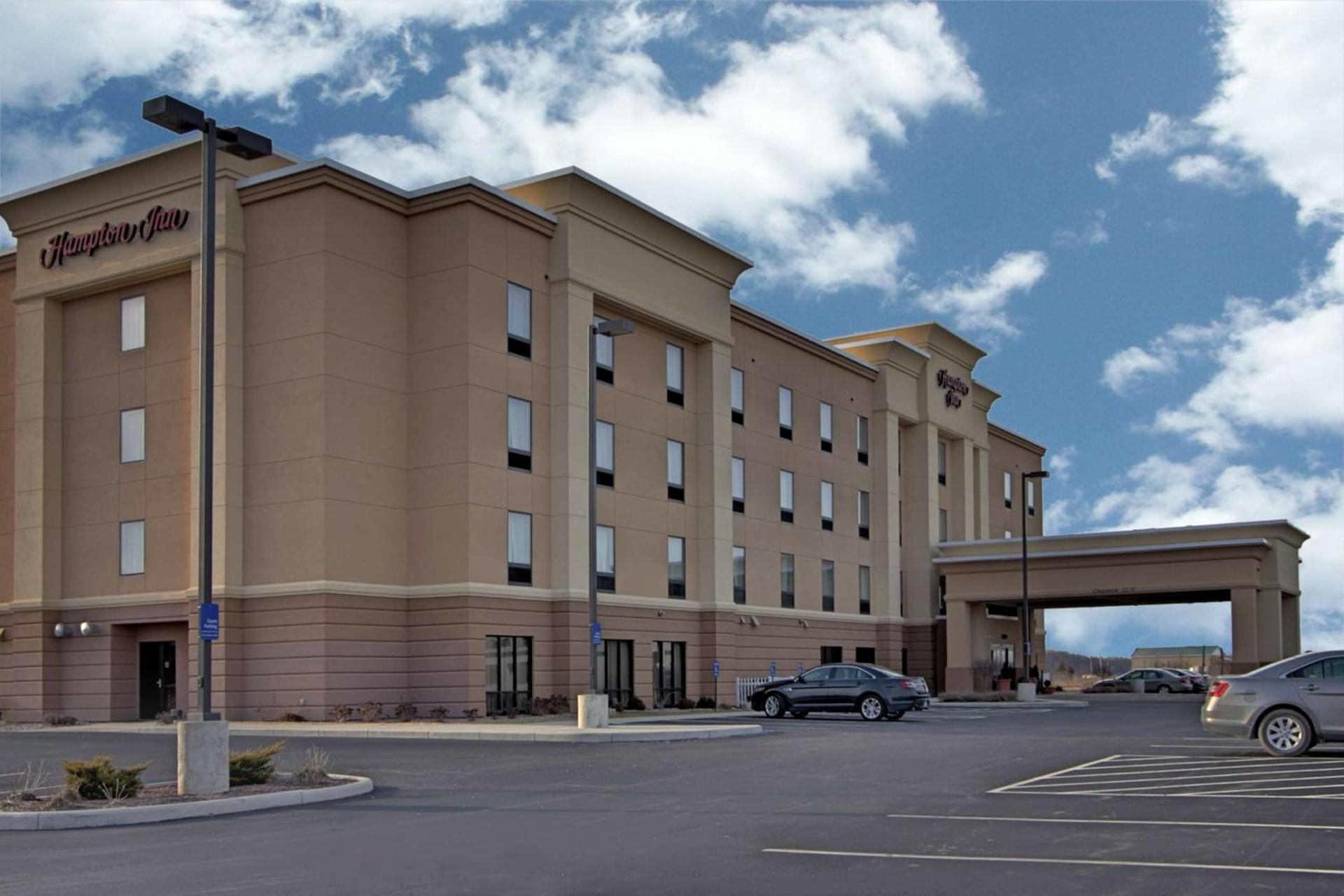 Hampton Inn Defiance photo 1