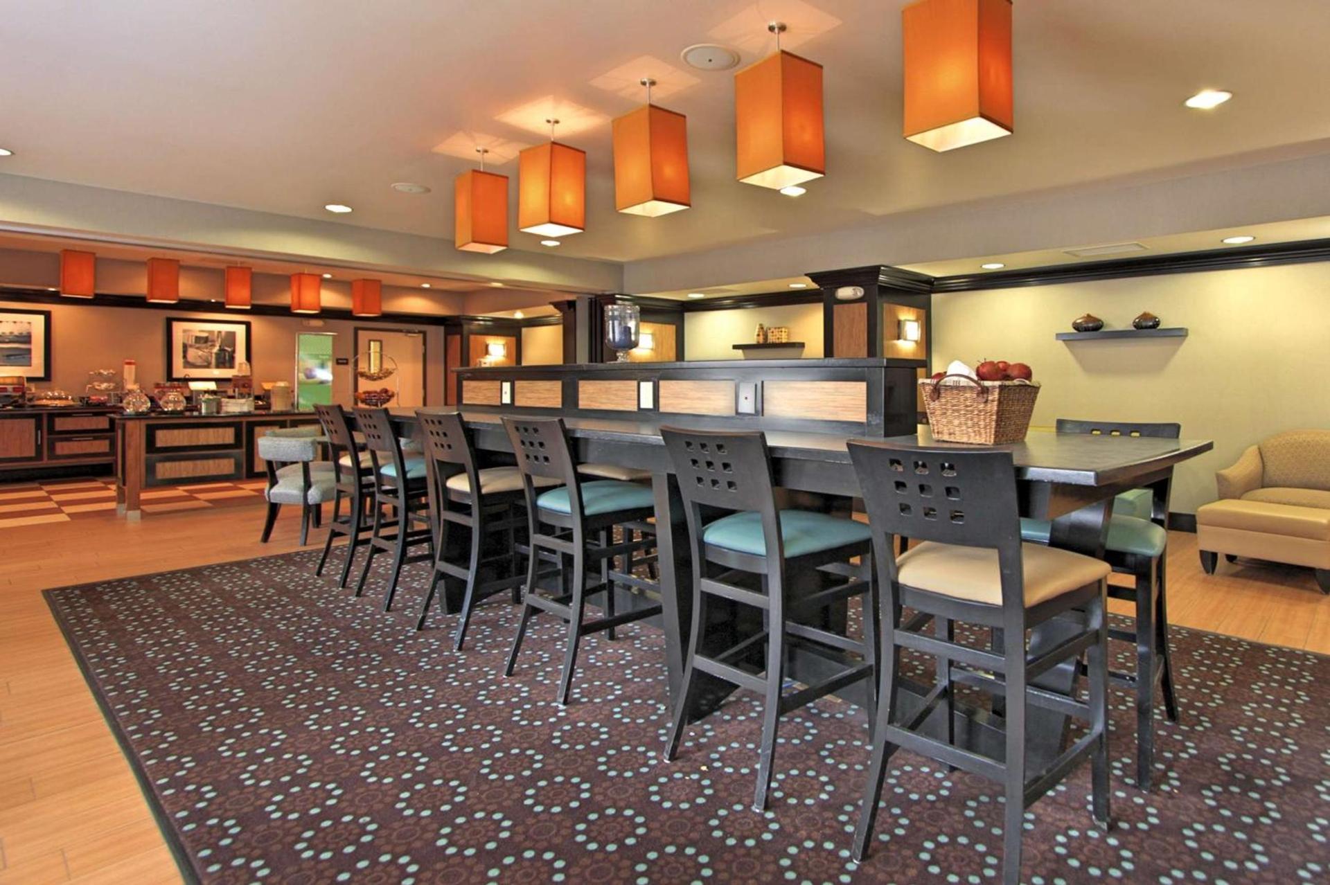 Hampton Inn Defiance photo 7