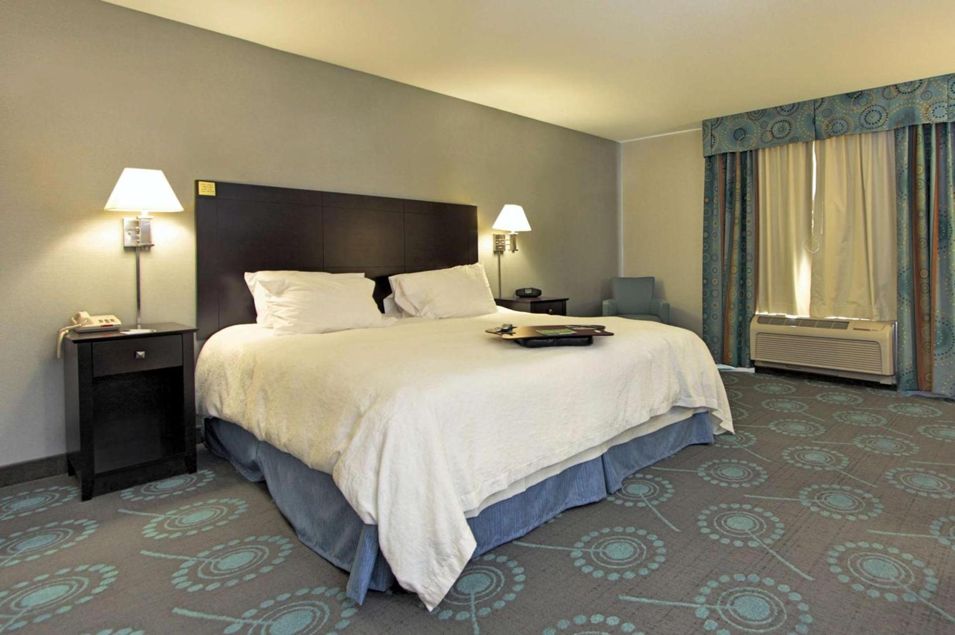 Hampton Inn Defiance photo 12