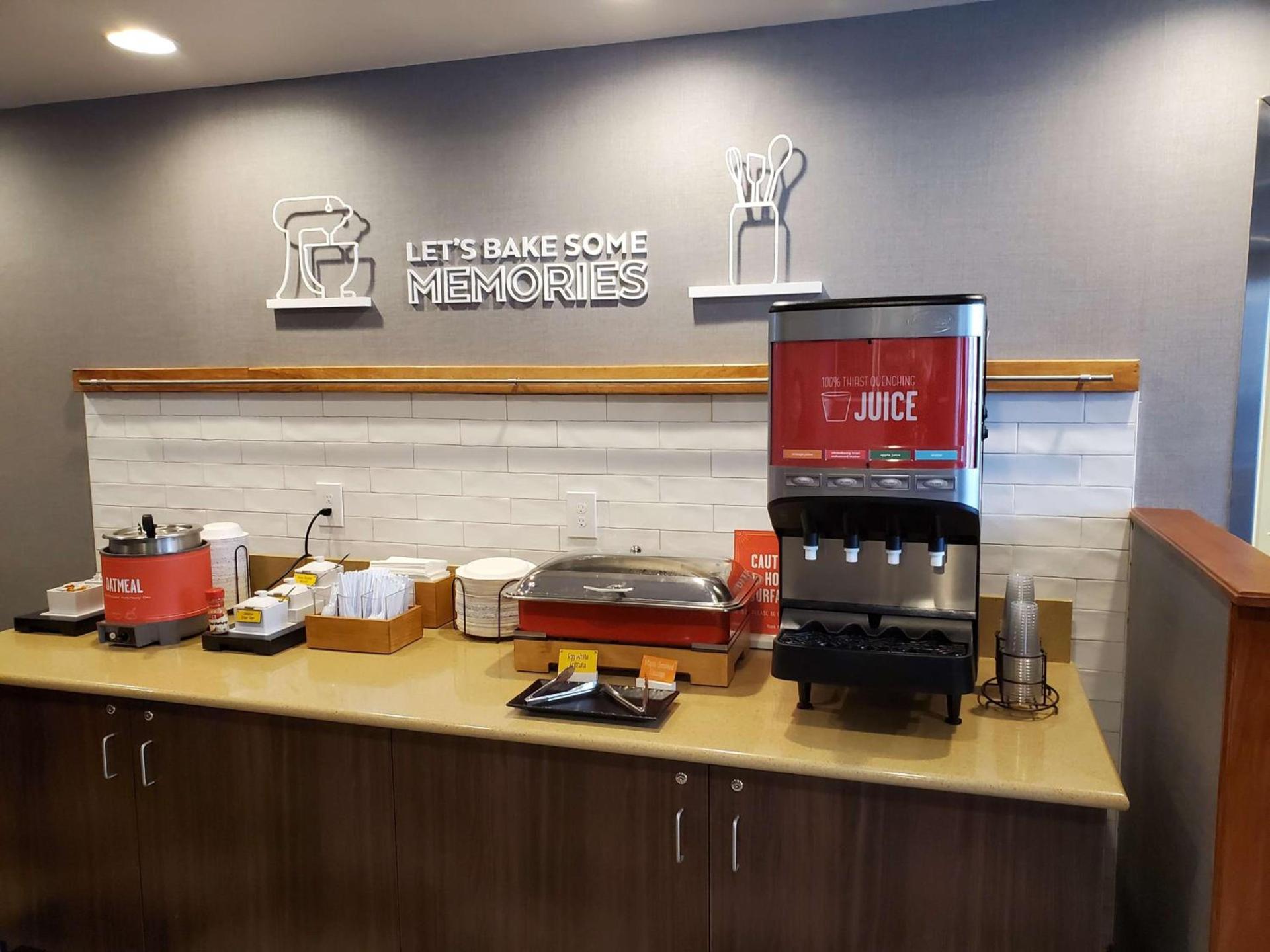 Hampton Inn Butte photo 9