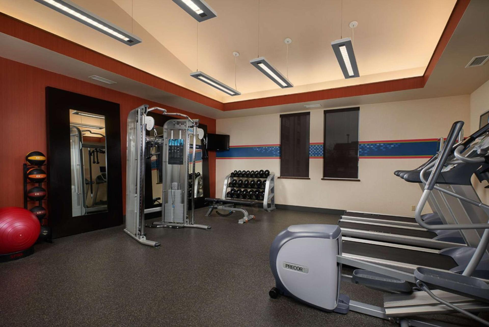 Hampton Inn Butte photo 10