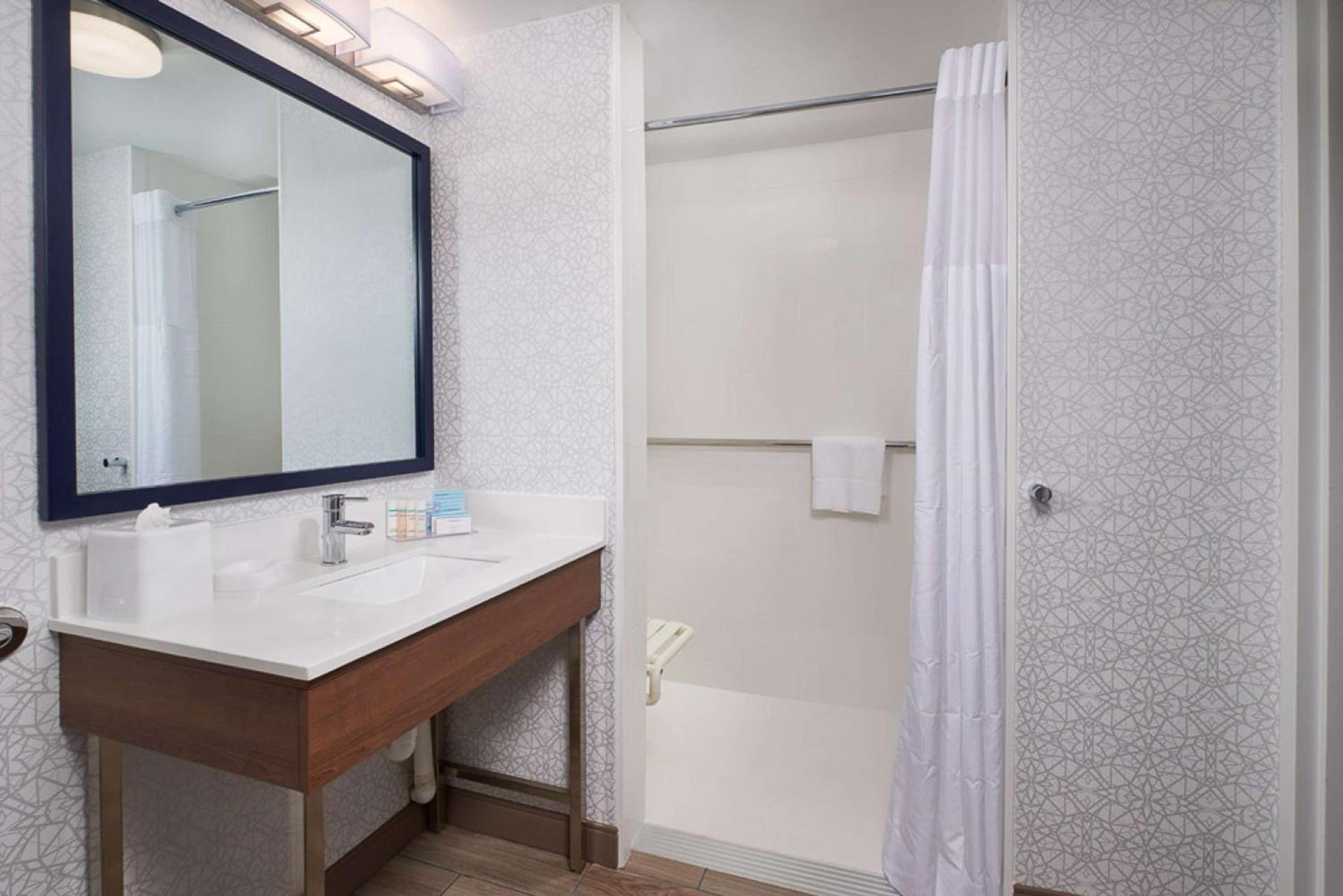 Hampton Inn Butte photo 11
