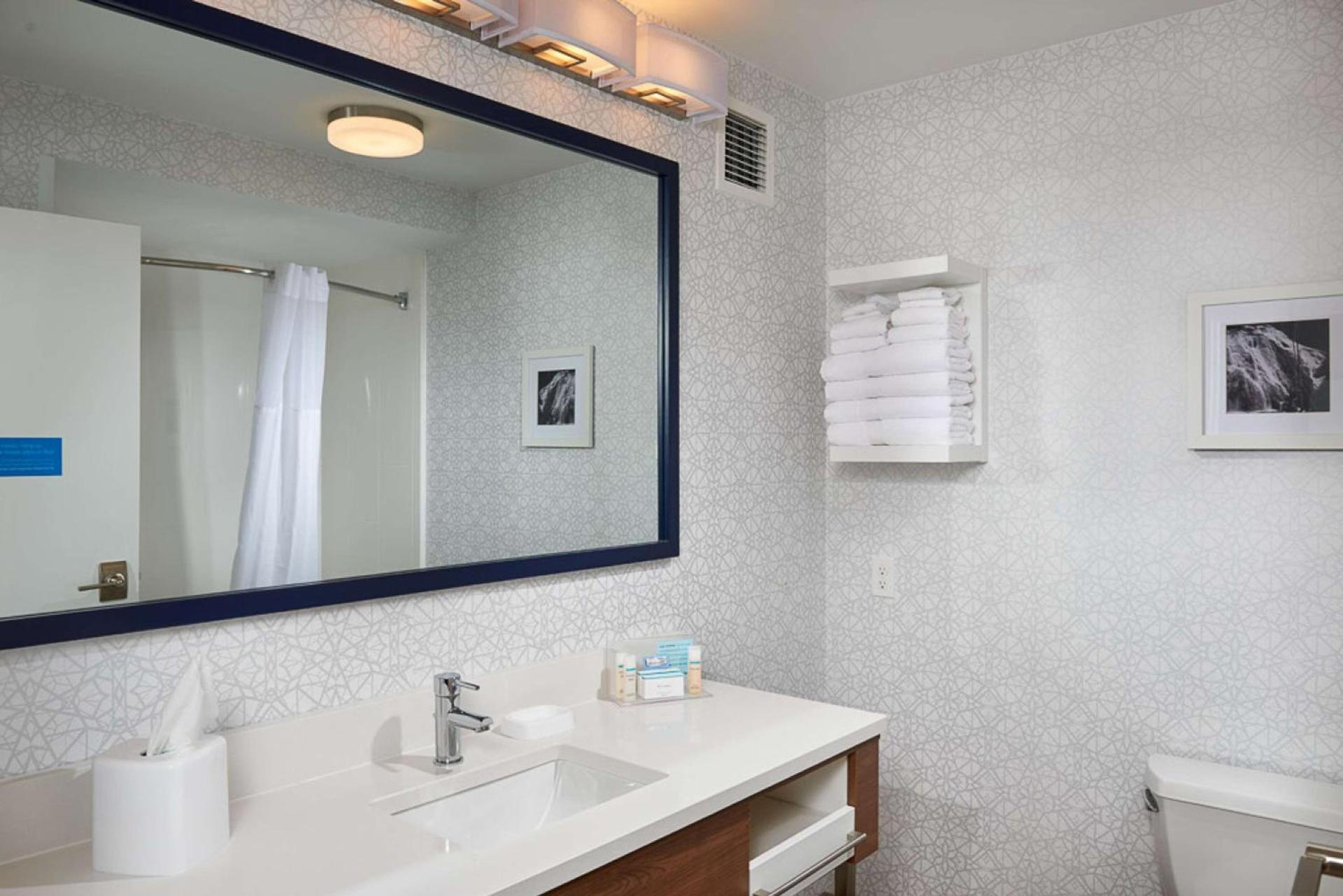Hampton Inn Butte photo 18
