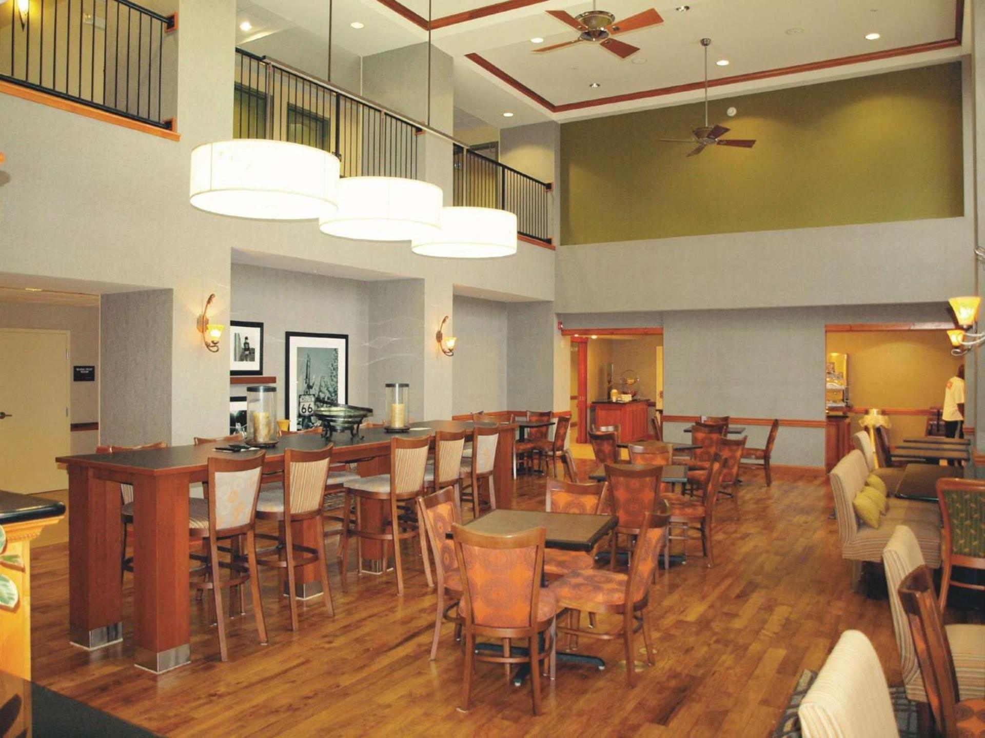 Hampton Inn Clinton photo 3