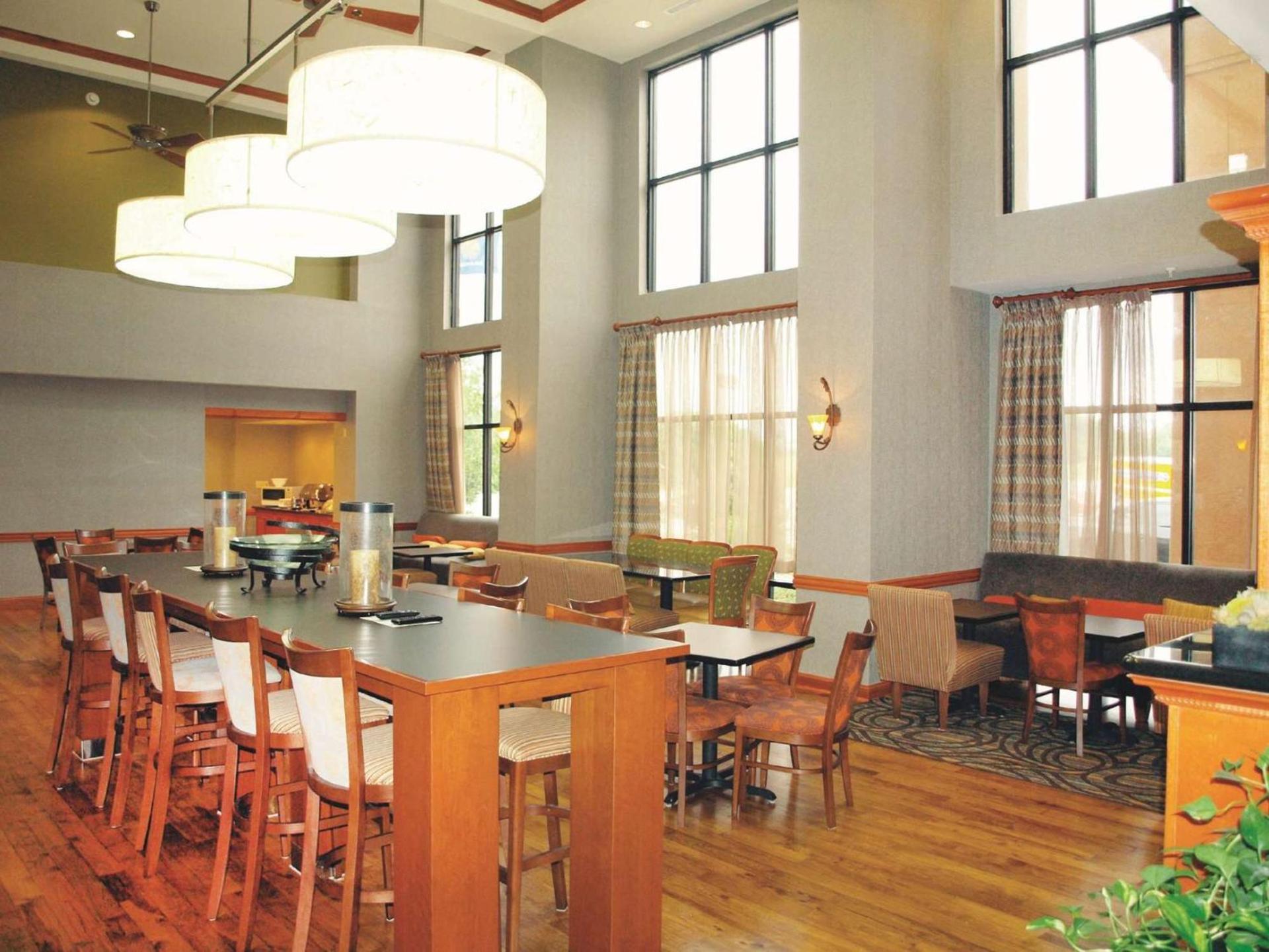 Hampton Inn Clinton photo 5