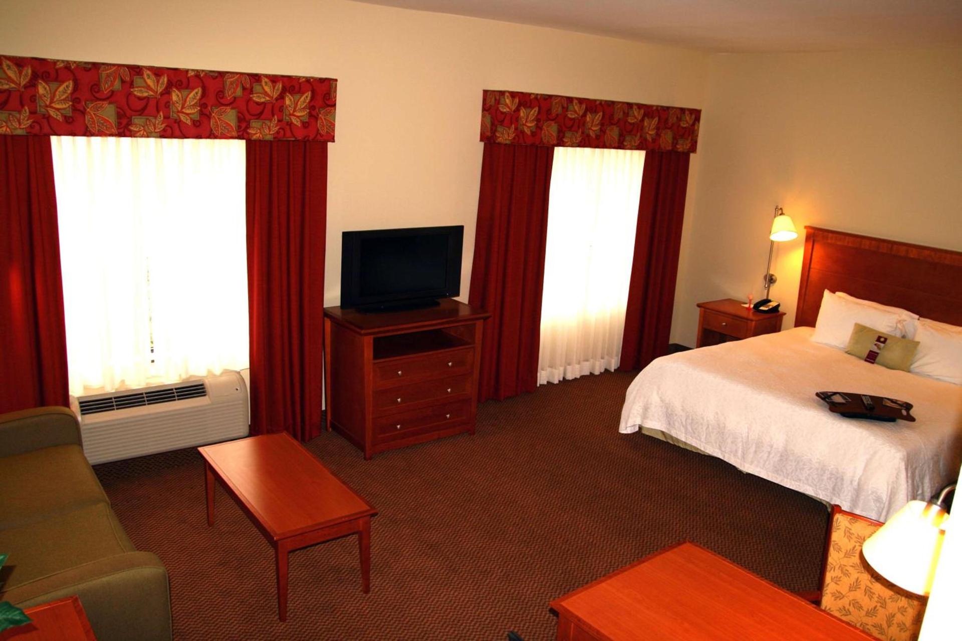 Hampton Inn Clinton photo 12
