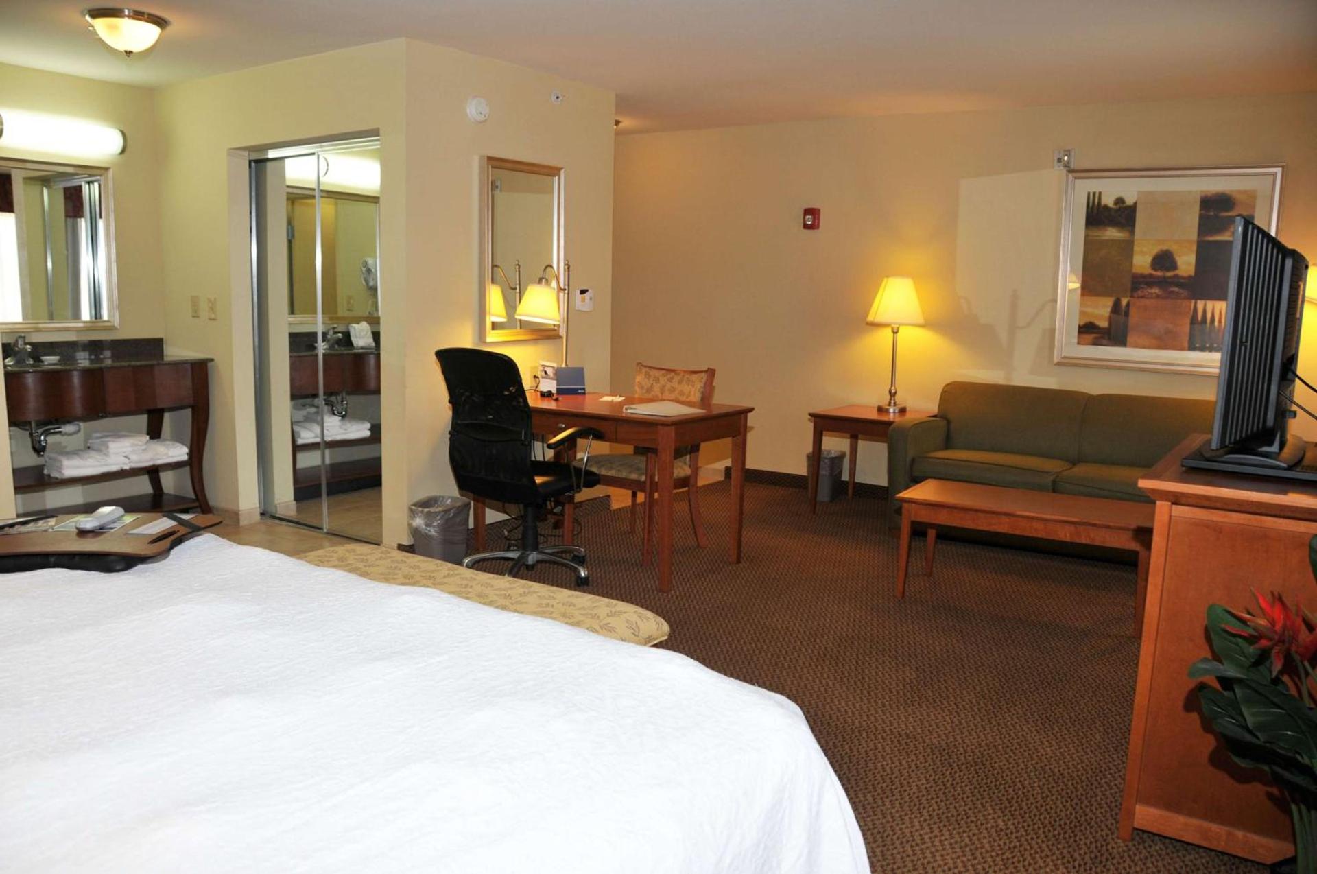 Hampton Inn Clinton photo 14