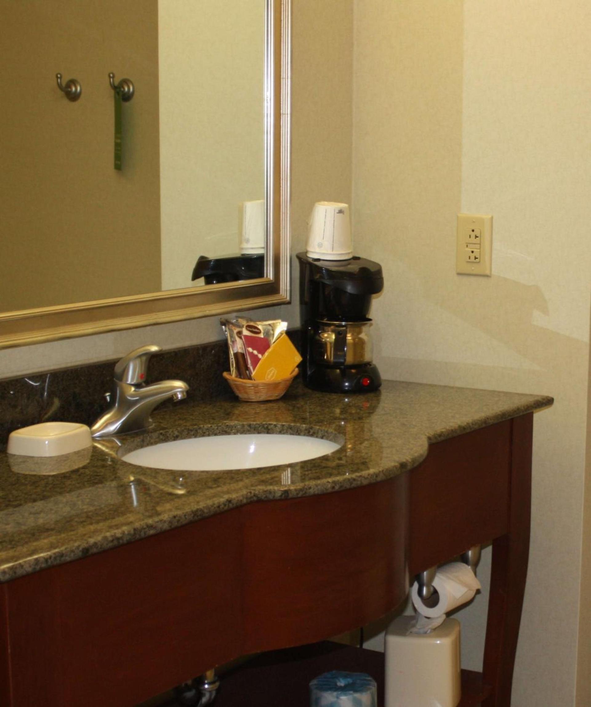 Hampton Inn Clinton photo 18