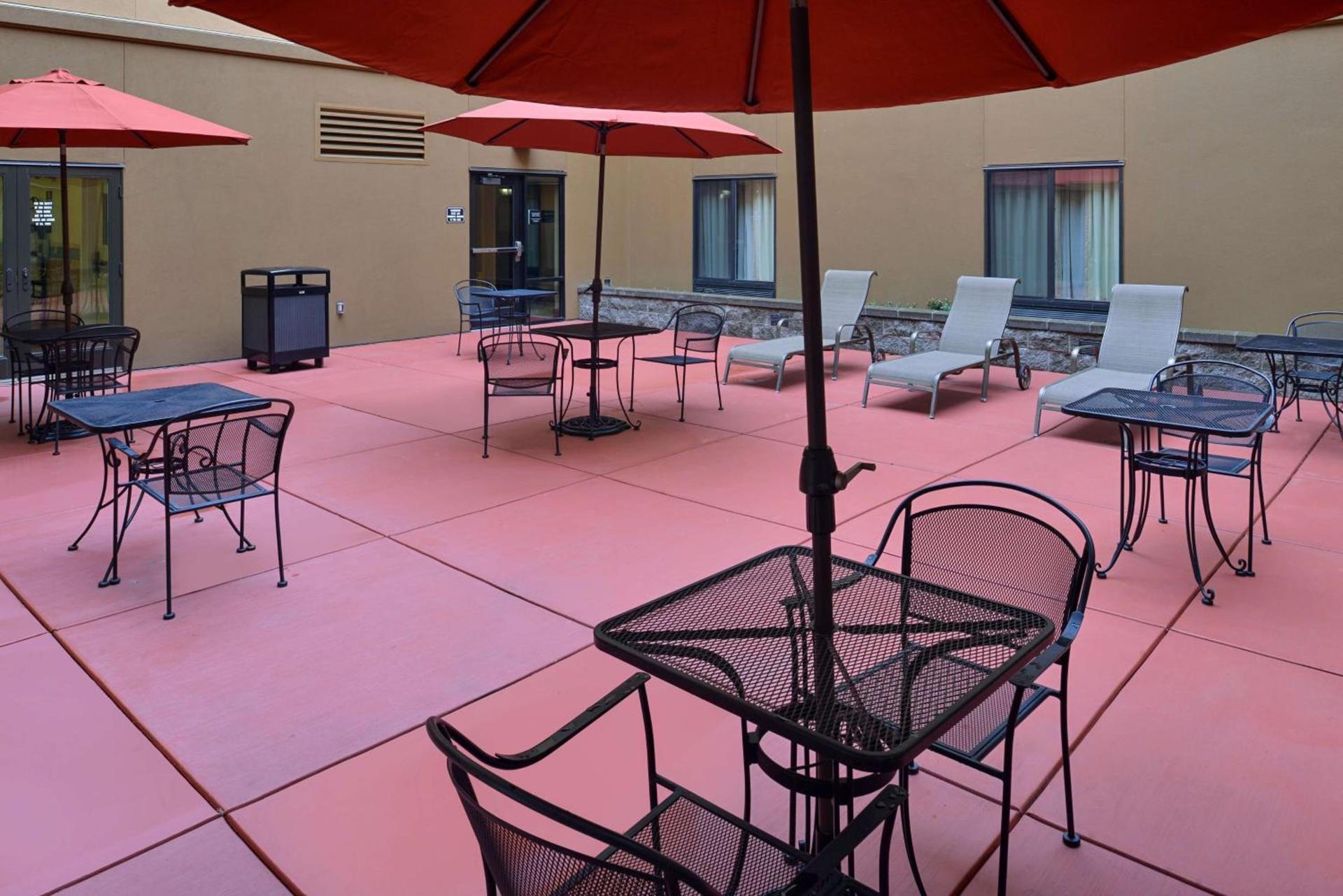 Hampton Inn & Suites Tacoma photo 2