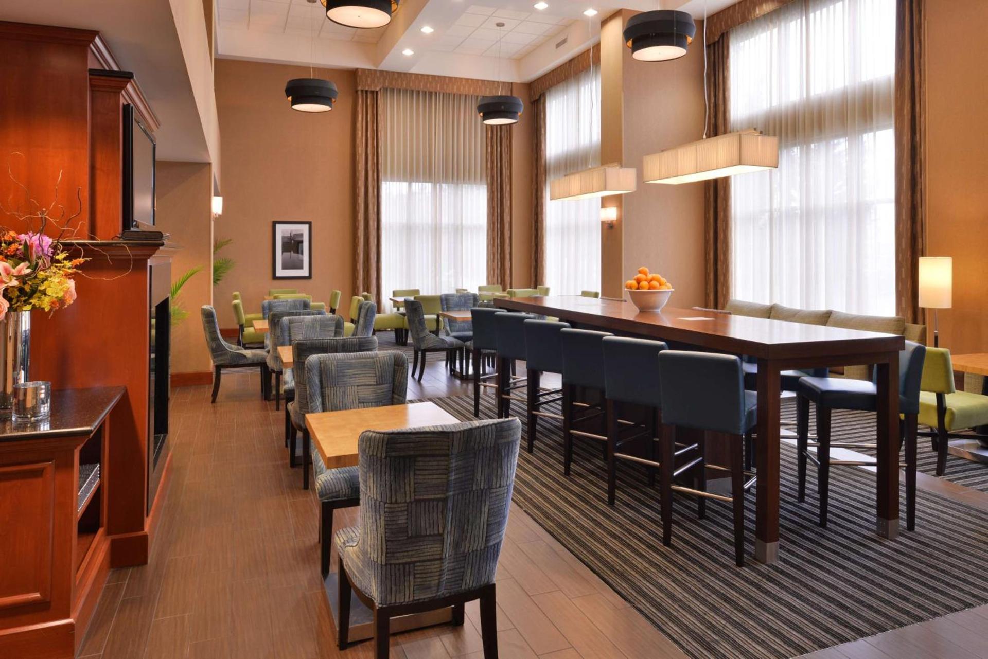 Hampton Inn & Suites Tacoma photo 4